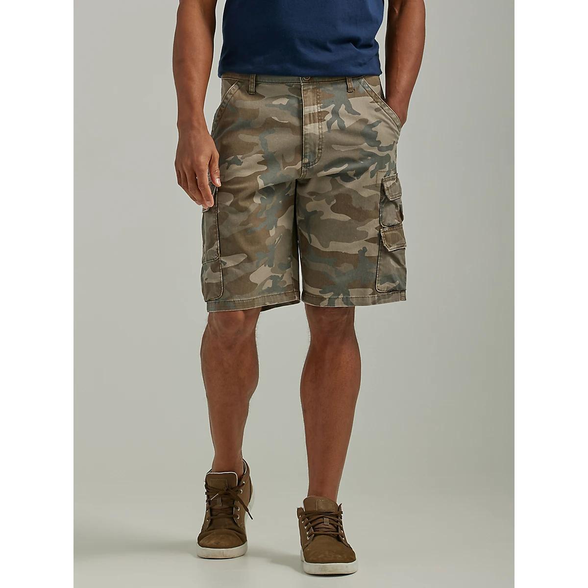 Wrangler® Men's Five Star Premium Stacked Cargo Short in Pewter Product Image