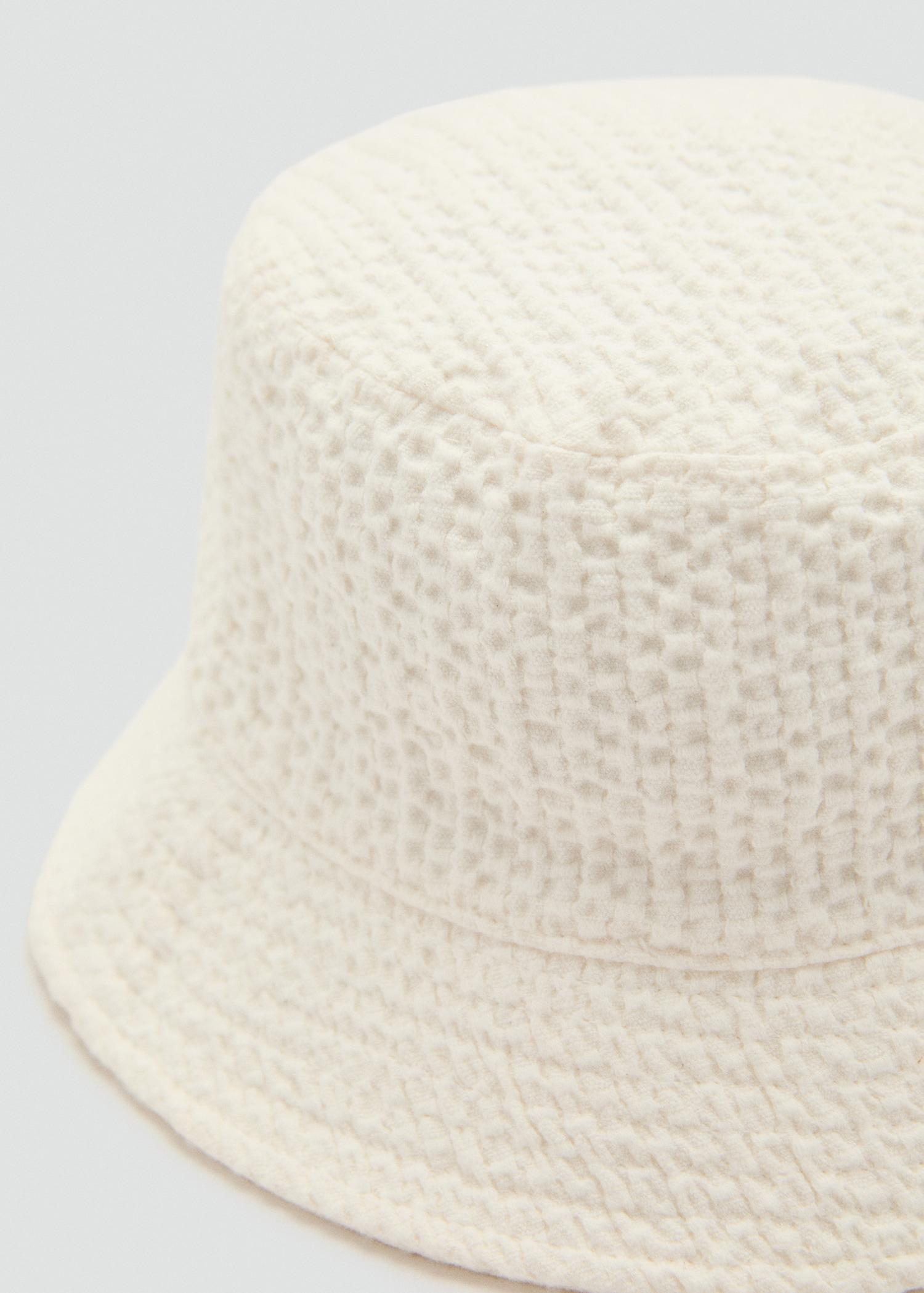 Textured cotton bucket hat - Women | MANGO USA Product Image