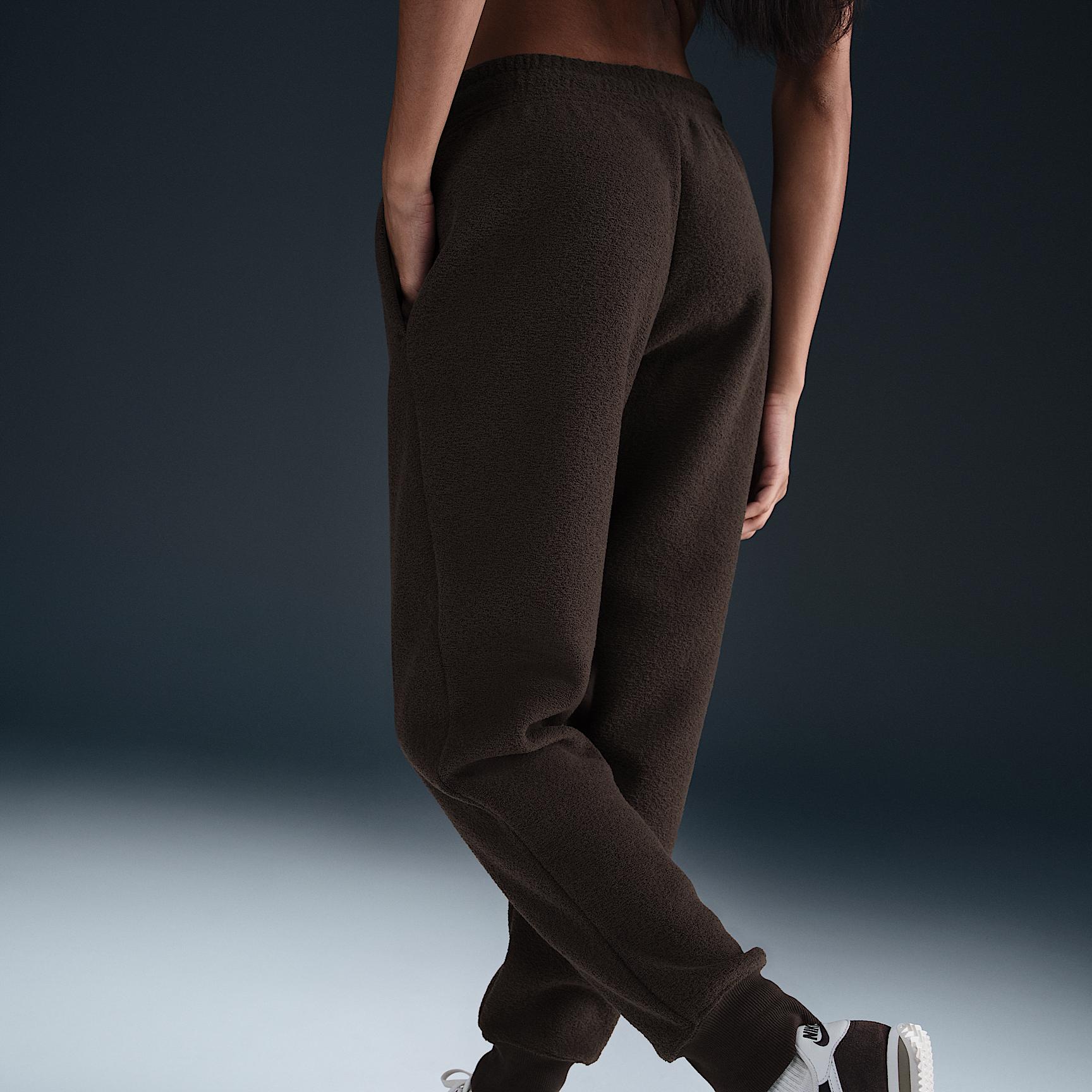 Nike Sportswear Phoenix Plush Women's Mid-Rise Cozy Fleece Pants Product Image