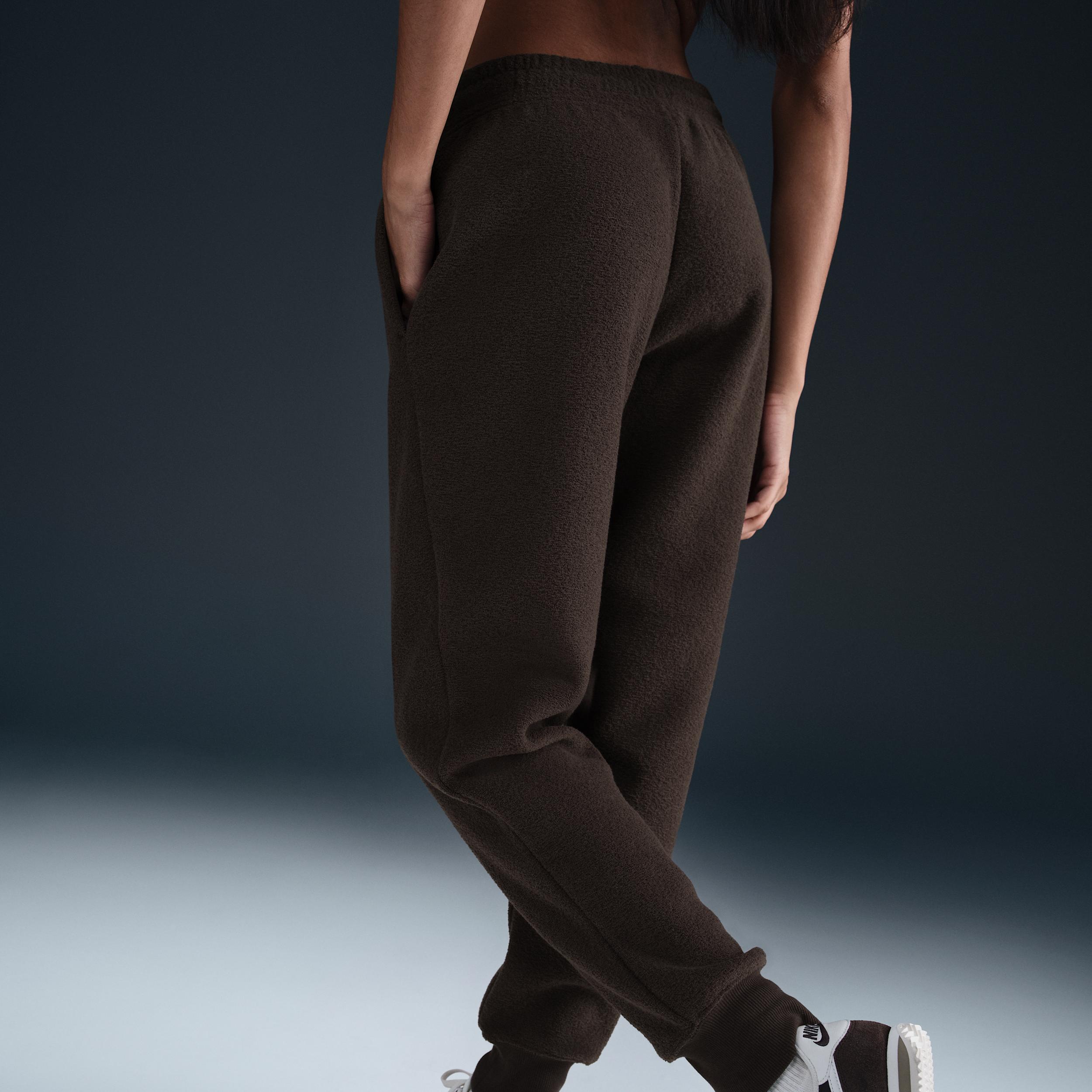 Nike Sportswear Phoenix Plush Women's Mid-Rise Cozy Fleece Pants Product Image
