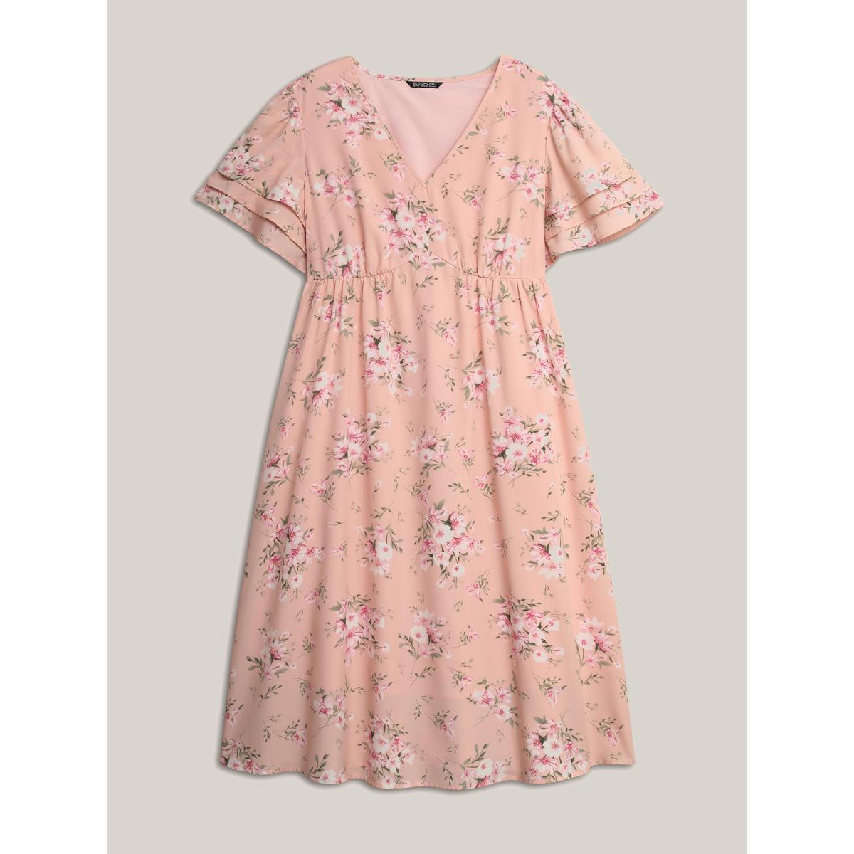 Plus Size Floral Elastic Waist Tiered Ruffle Sleeve Dress Crepe Women Romantic Tiered V-neck Short sleeve Curvy BloomChic 28/5X Product Image