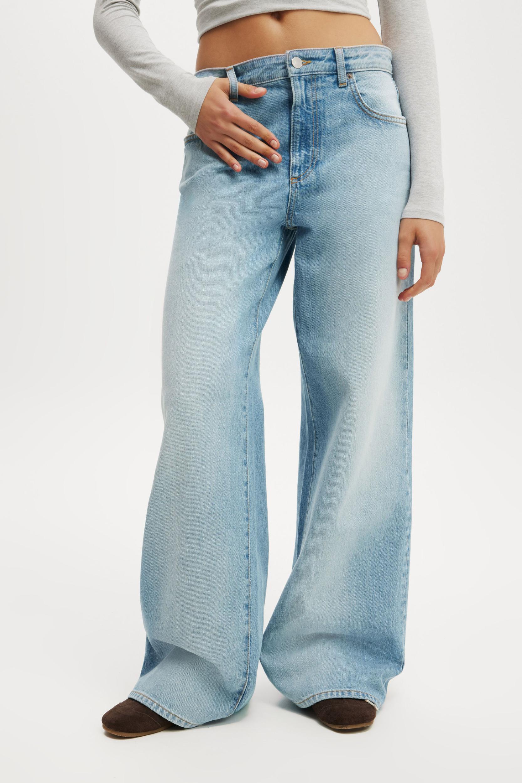 Relaxed Wide Jean Product Image