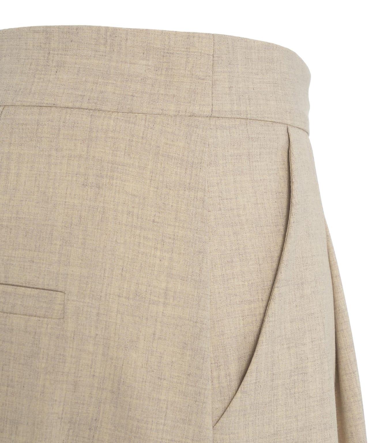 Bermudas with pleats Product Image