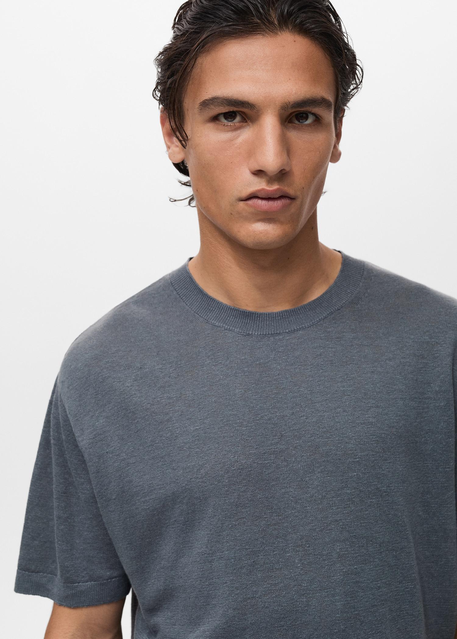 100% linen t-shirt with ribbed trim - Men | MANGO USA Product Image