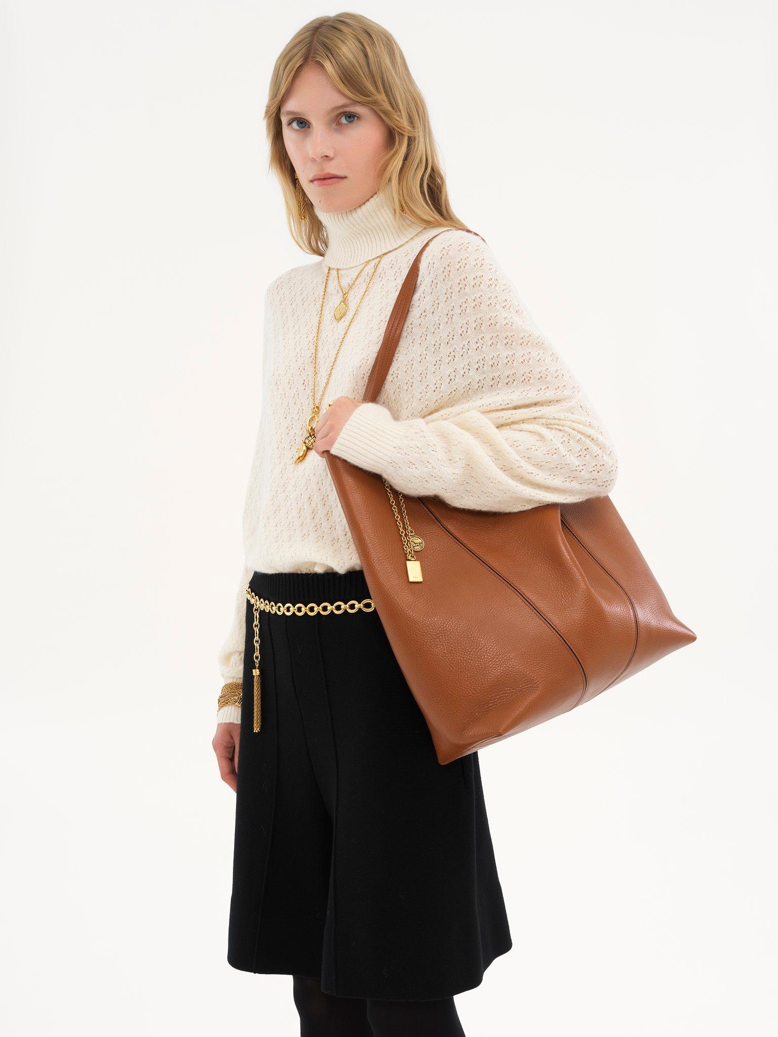 Large Chloé Spin tote bag in grained leather Product Image
