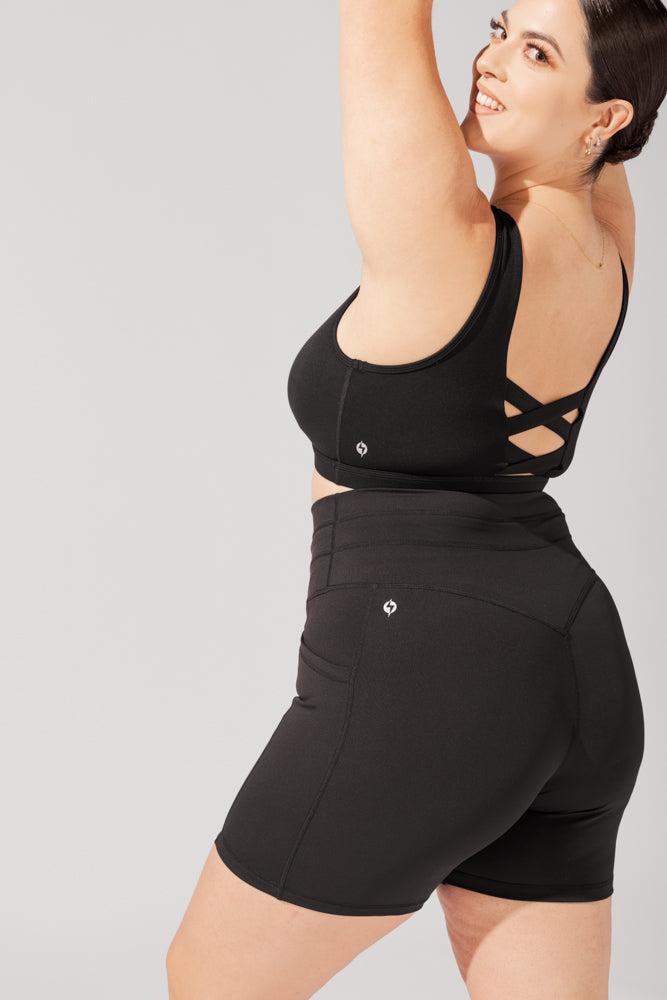 Cargo Booty Short - Black Product Image