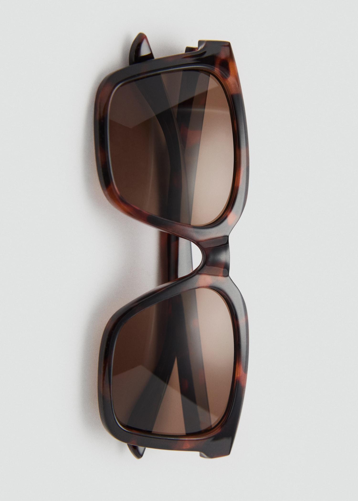 Squared frame sunglasses - Women | MANGO USA Product Image