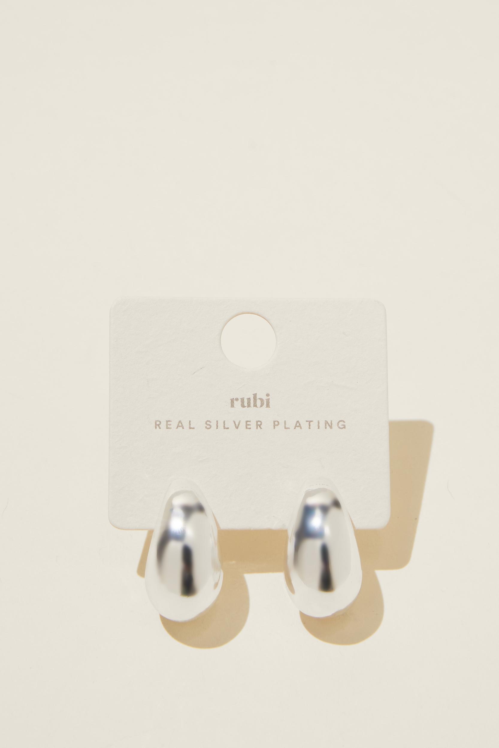 Mid Charm Earring Product Image