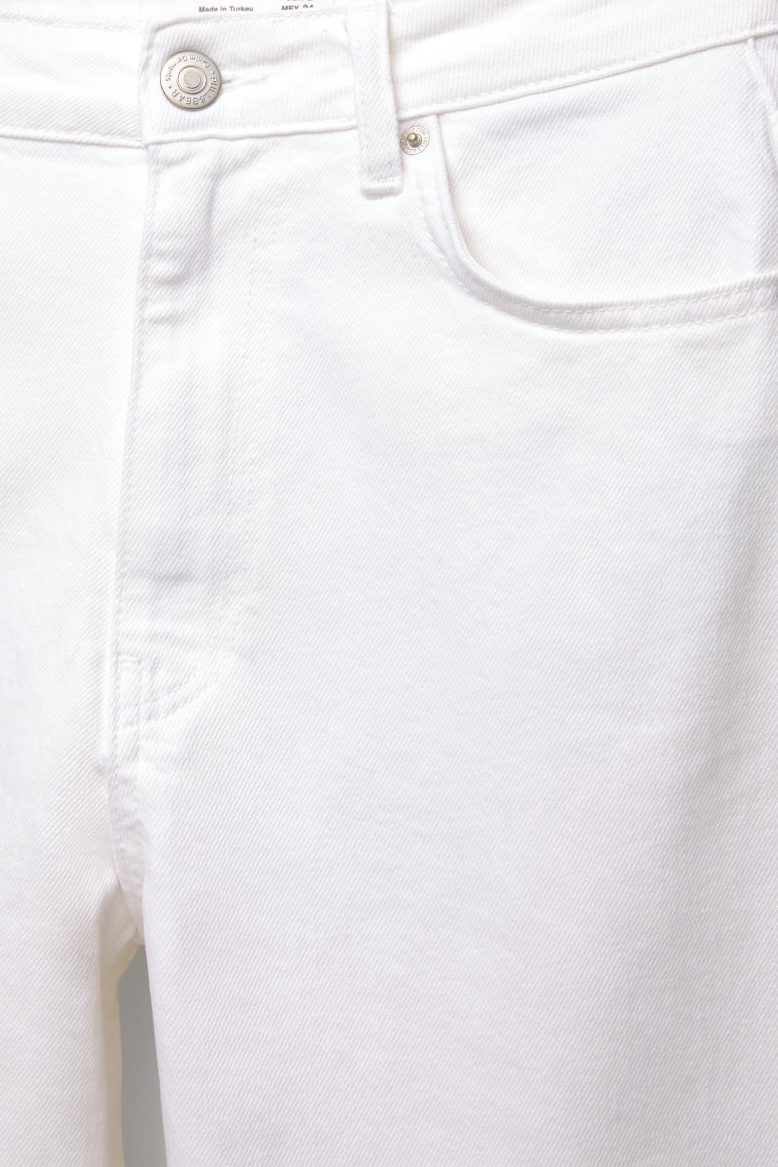 White mid-rise baggy jeans Product Image