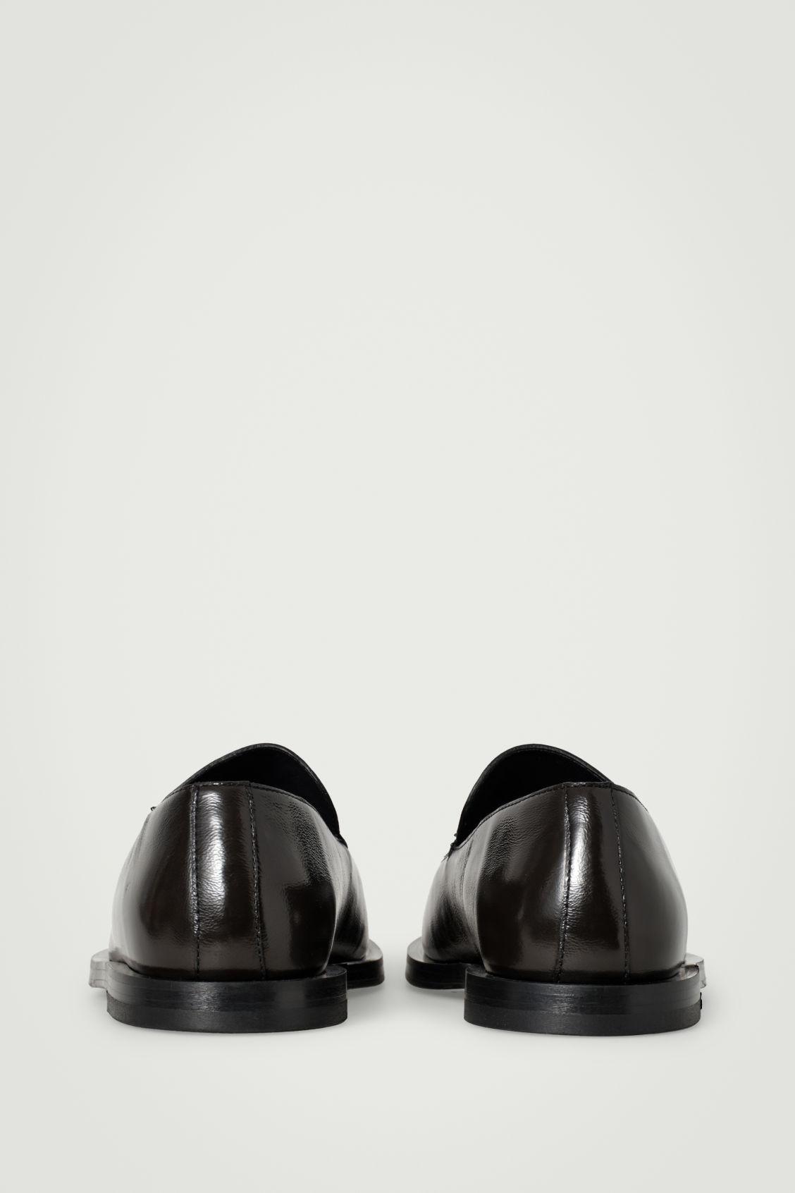 CLASSIC LEATHER LOAFERS Product Image