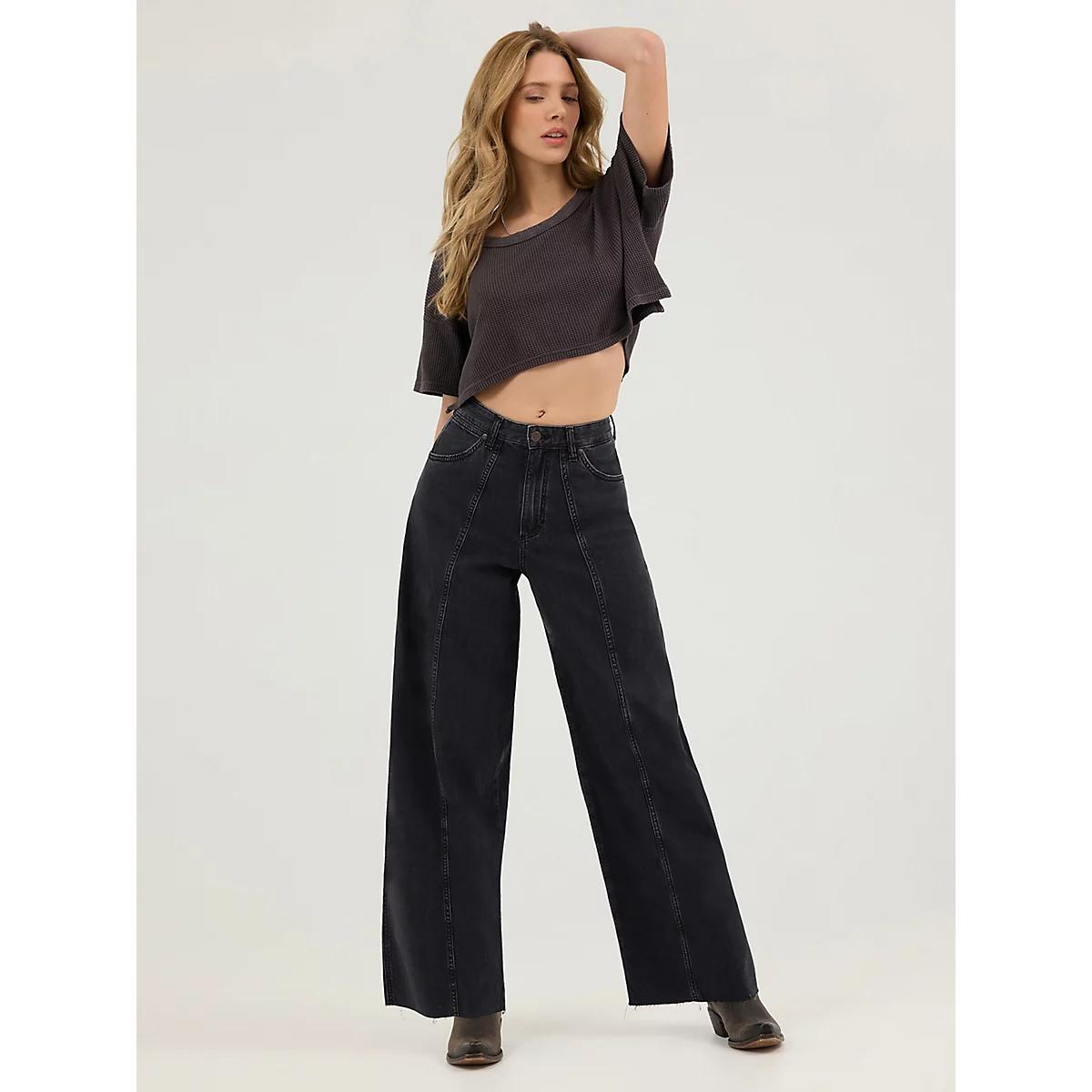 Women's Cowboy Barrel Jean in Rinse Product Image