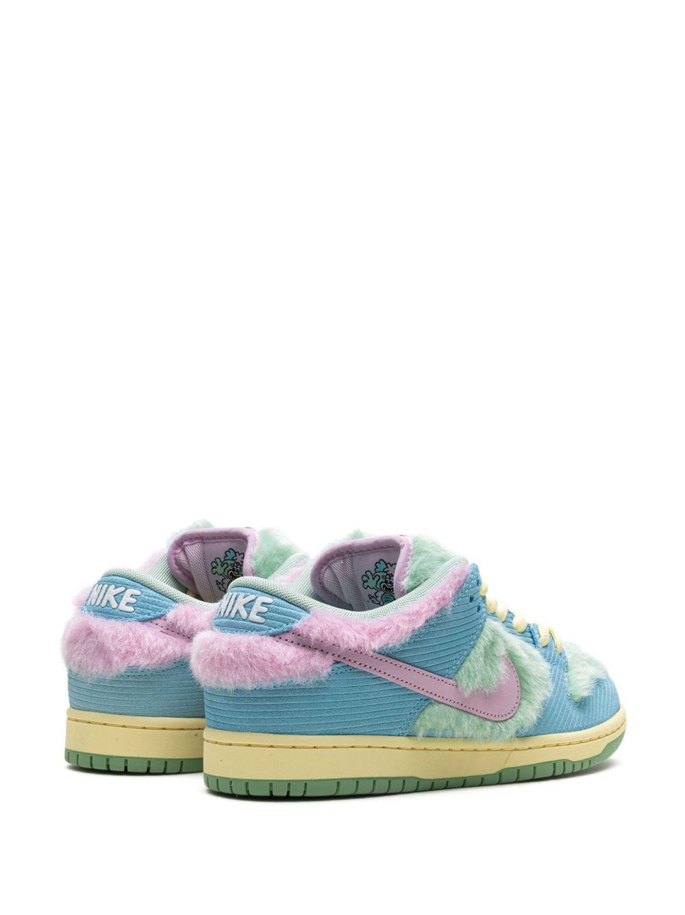 SB Dunk Low "Verdy Visty" sneakers Product Image