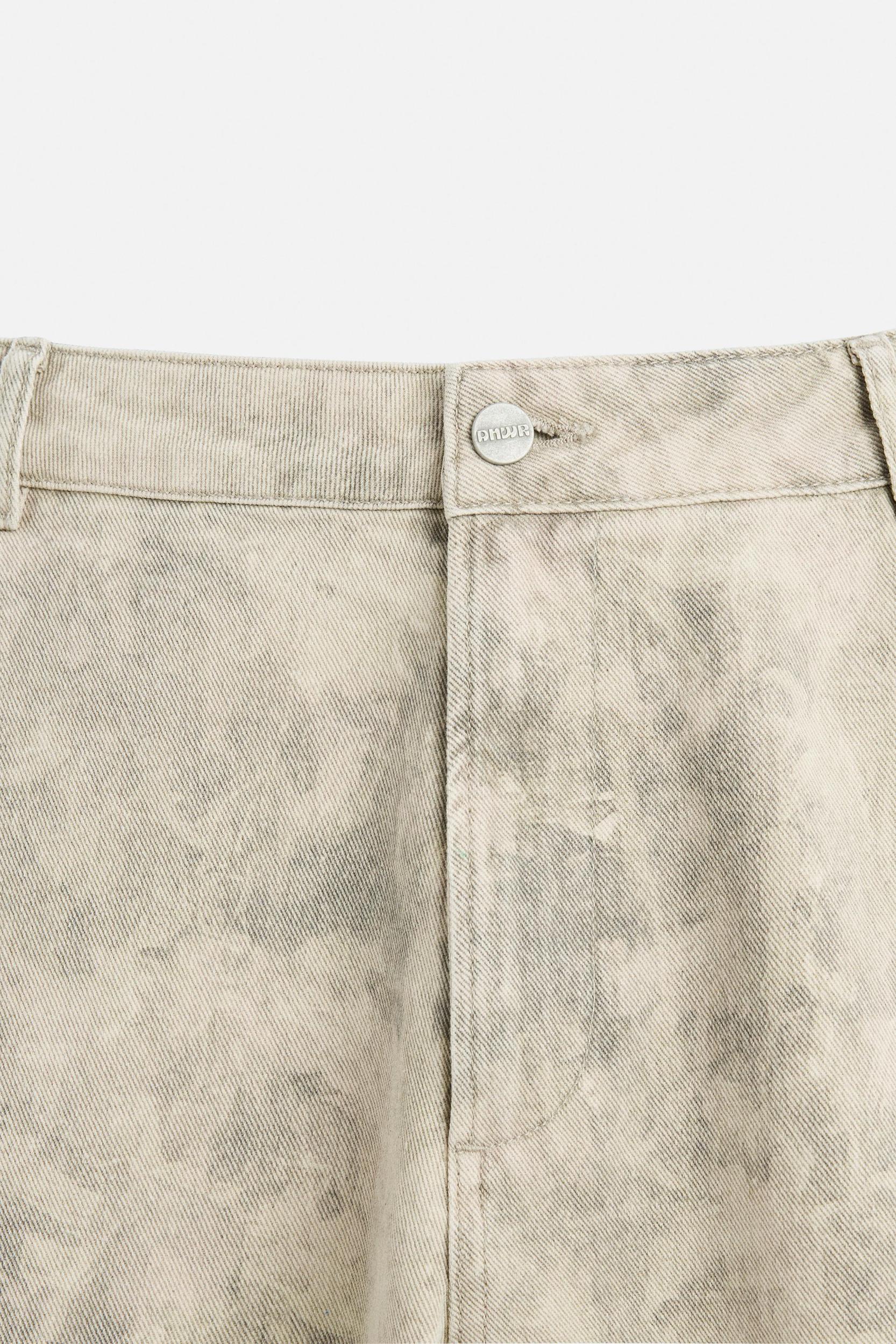 ABSTRACT PRINT CARPENTER POCKET SHORTS Product Image