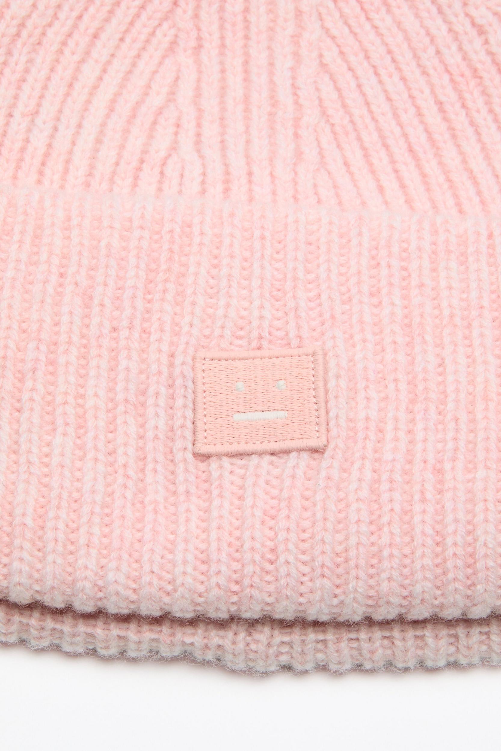 Small face logo beanie Product Image