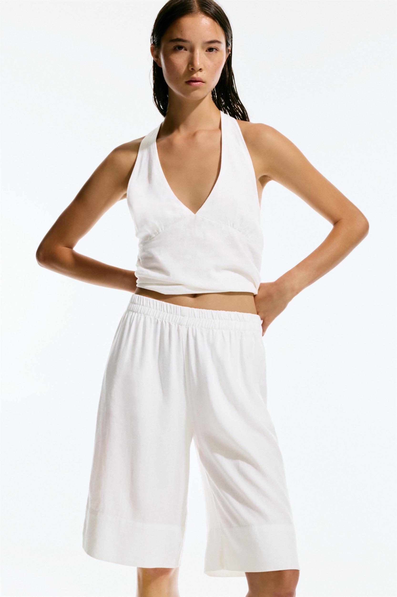 Linen Bermuda shorts Product Image