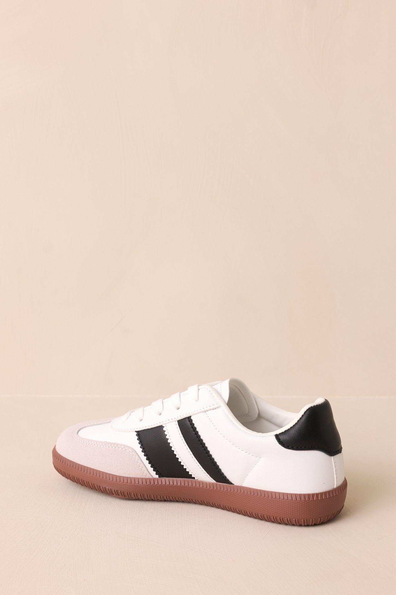 Runaway Love White & Black Retro Sneakers Product Image
