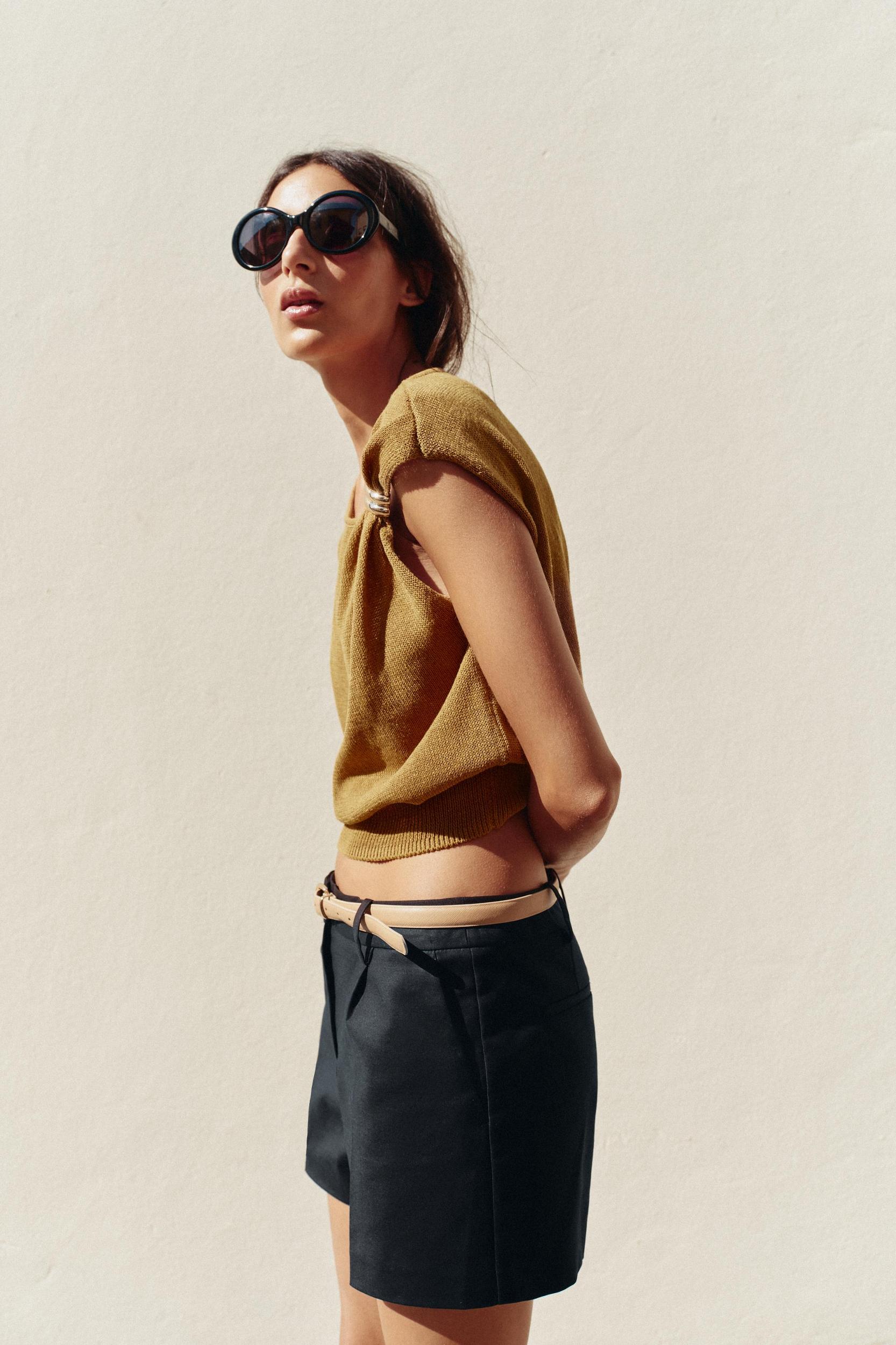 KNIT TRIM TOP Product Image