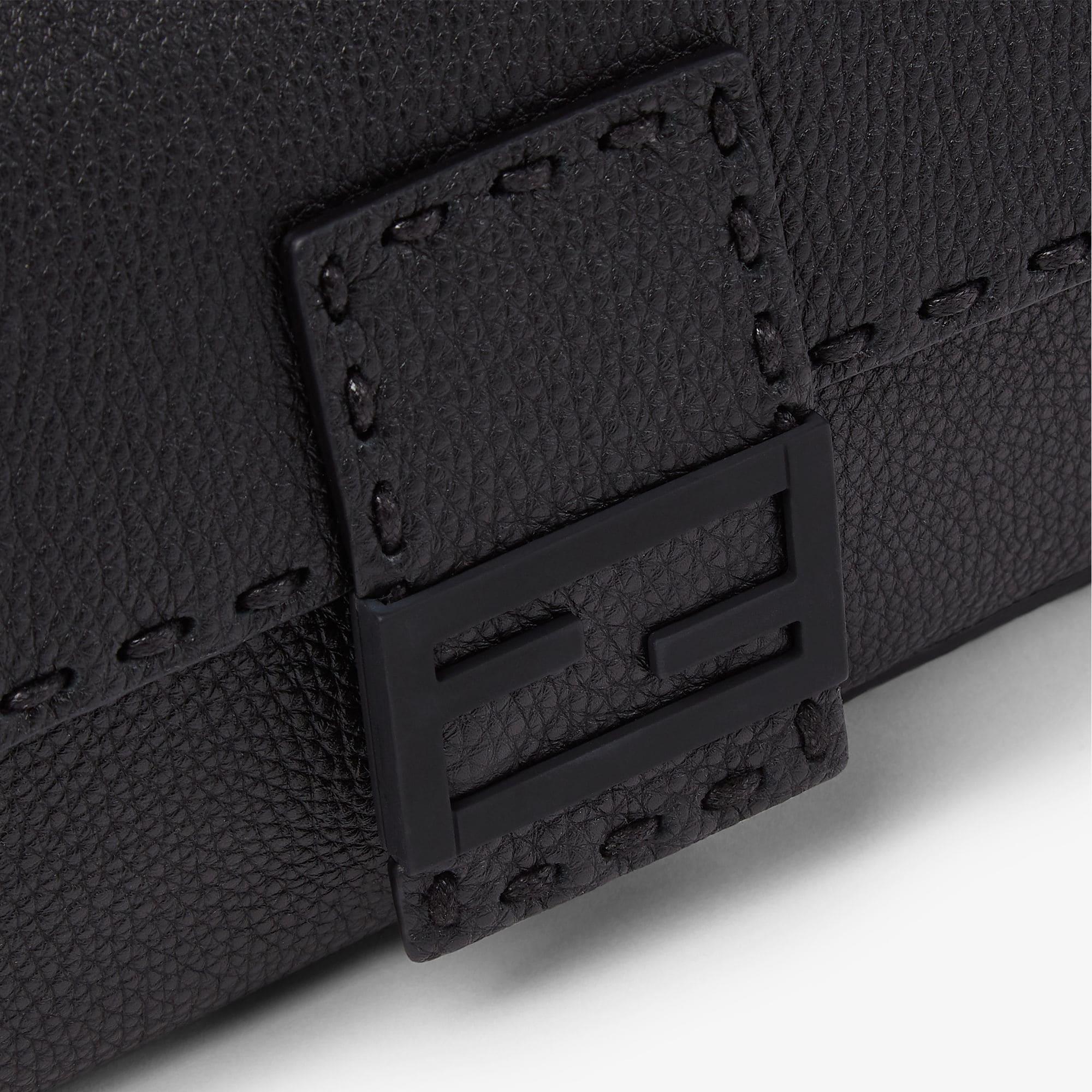 Regular BaguetteBlack Selleria bag with 590 hand-sewn topstitches Product Image