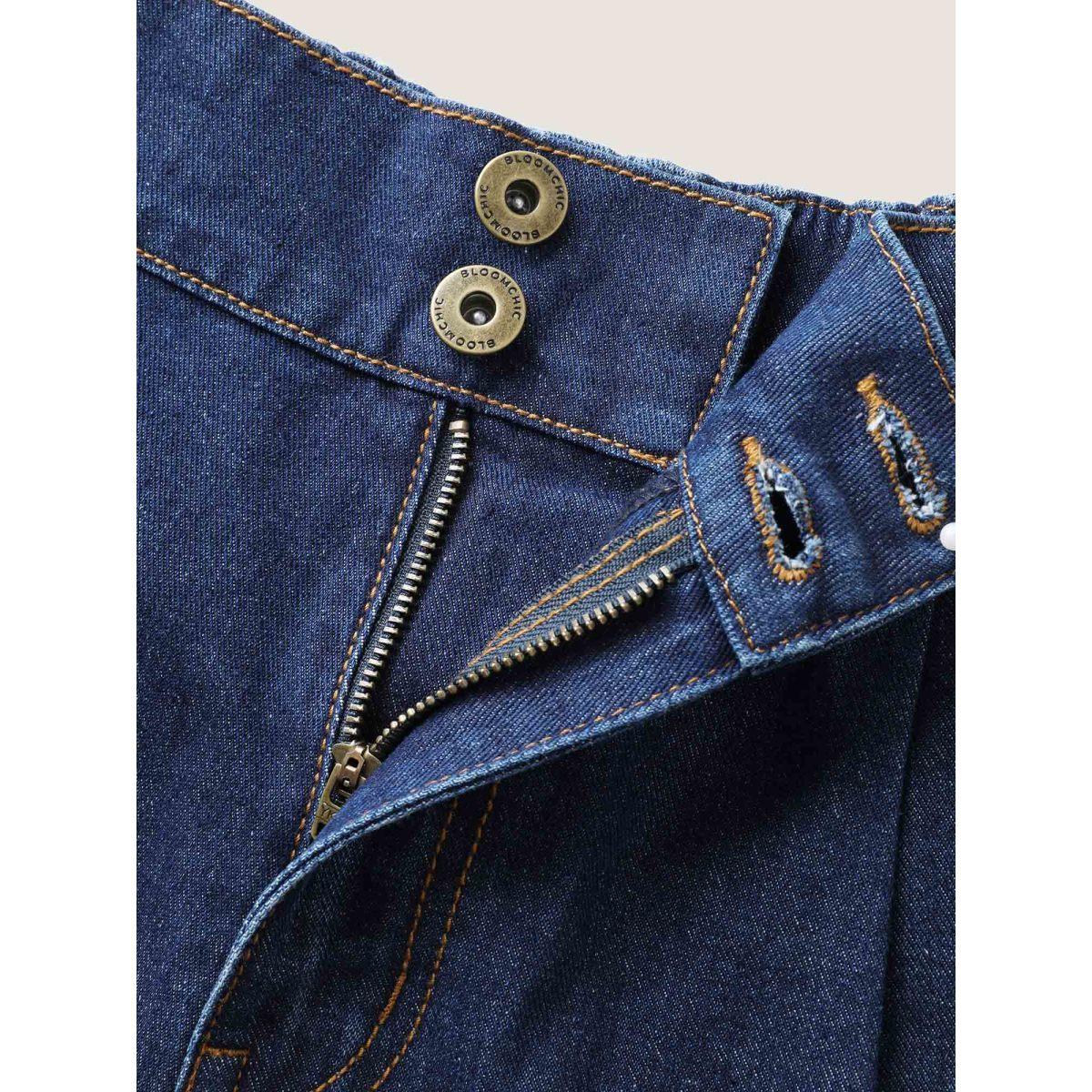 Plus Size Stretchy Waist Straight-Leg Denim Shorts Women Midblue No stretch Casual Slanted pocket Casual Denim Shorts BloomChic 18/2X Product Image