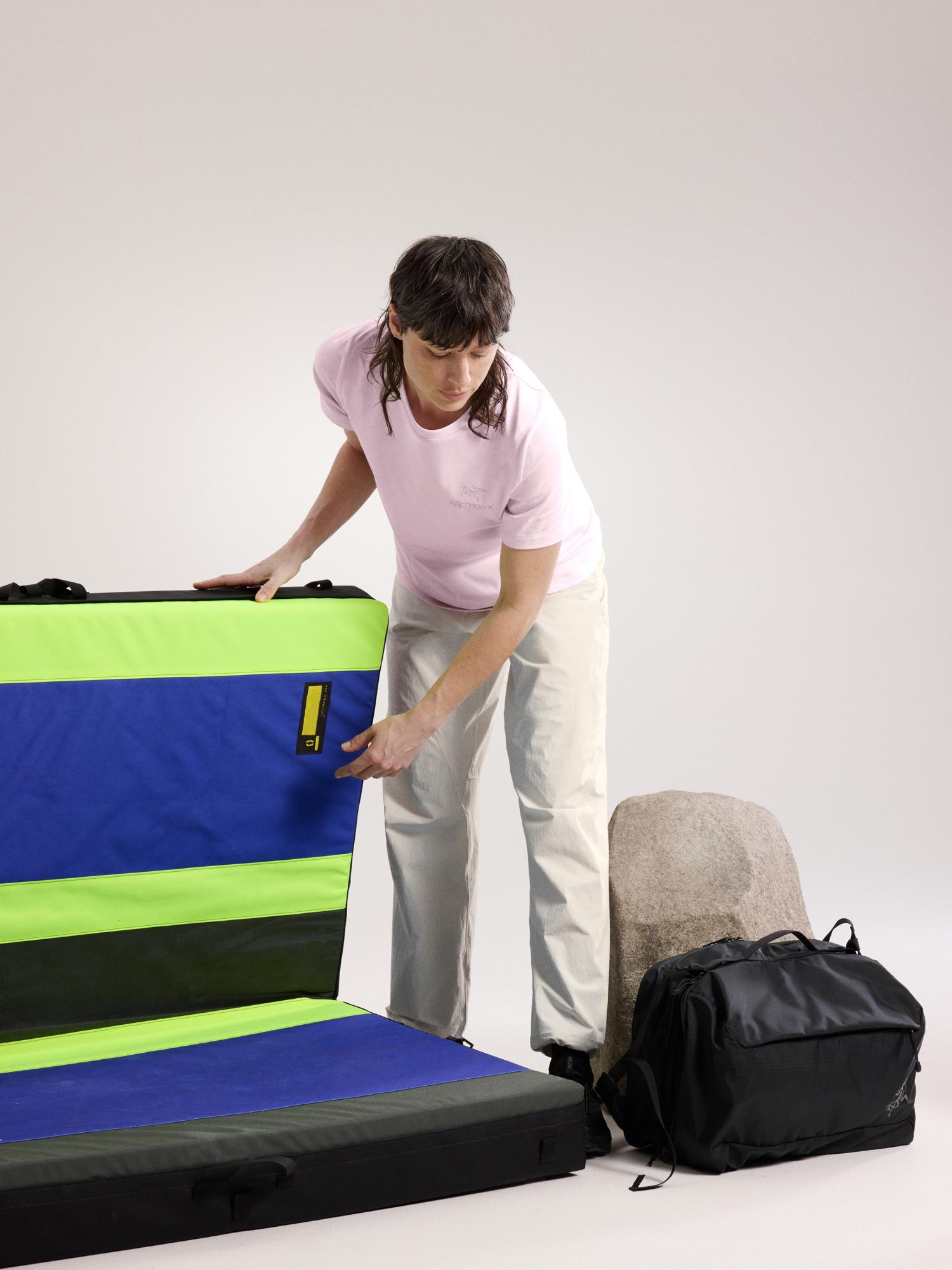 Kragg SL Cotton Emblem Crew Shirt SS Women's Product Image