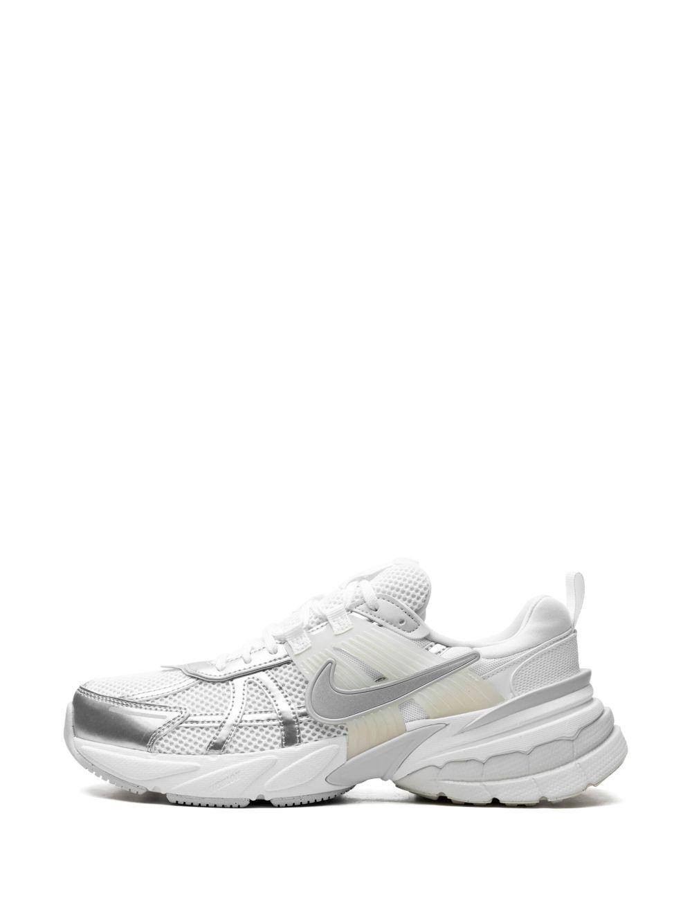 V2K Run low-top sneakers Product Image