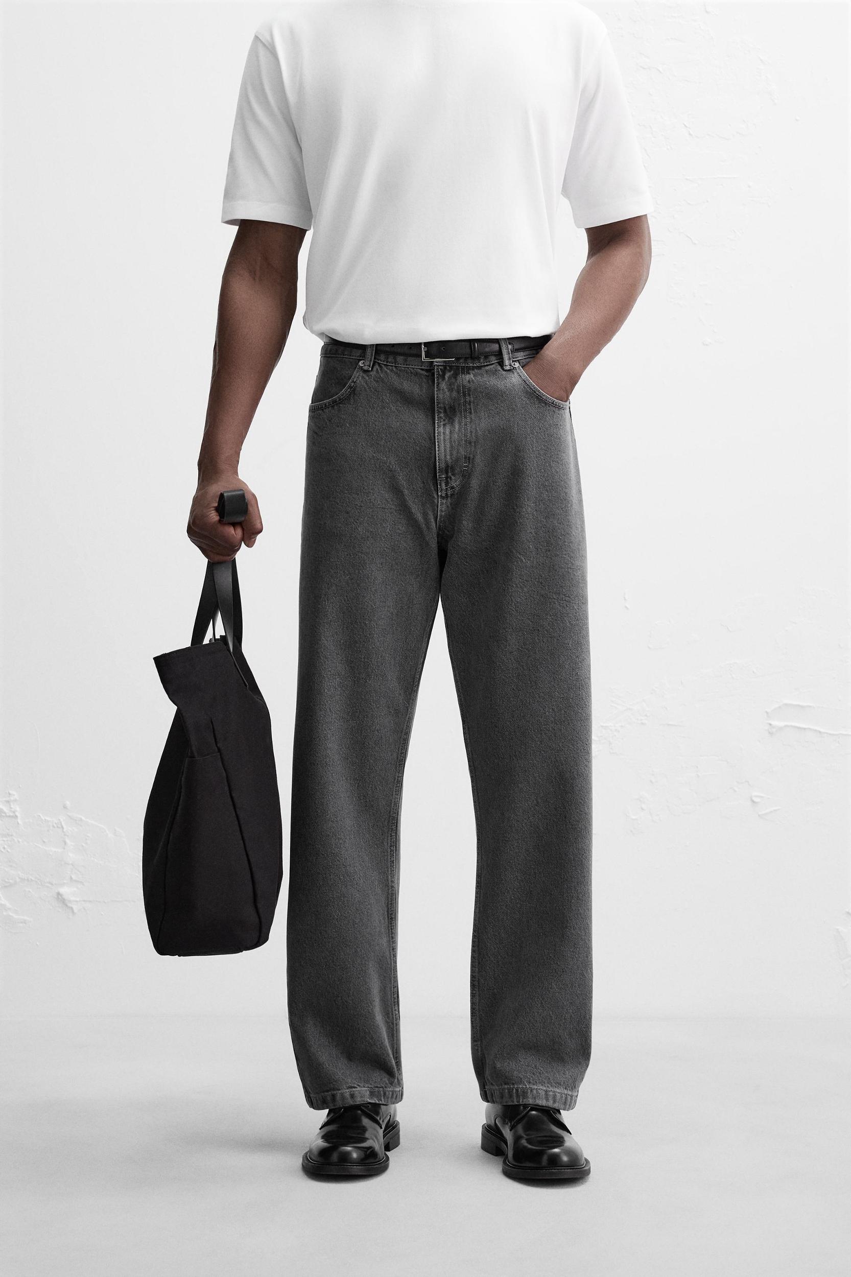 STRAIGHT FIT RELAXED JEANS Product Image