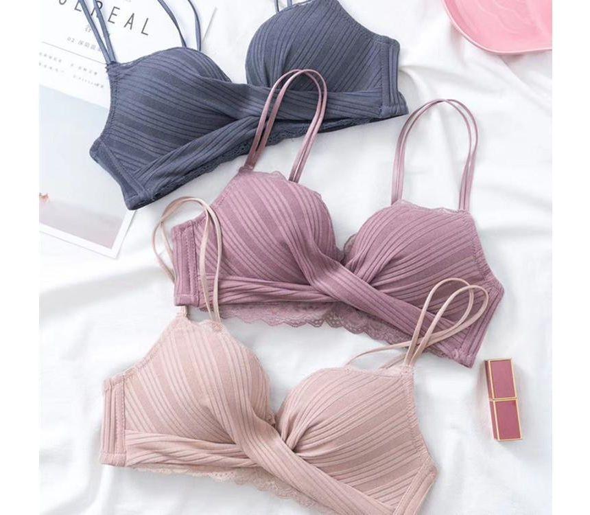 Set: Lace Trim Wireless Bra + Panties Product Image