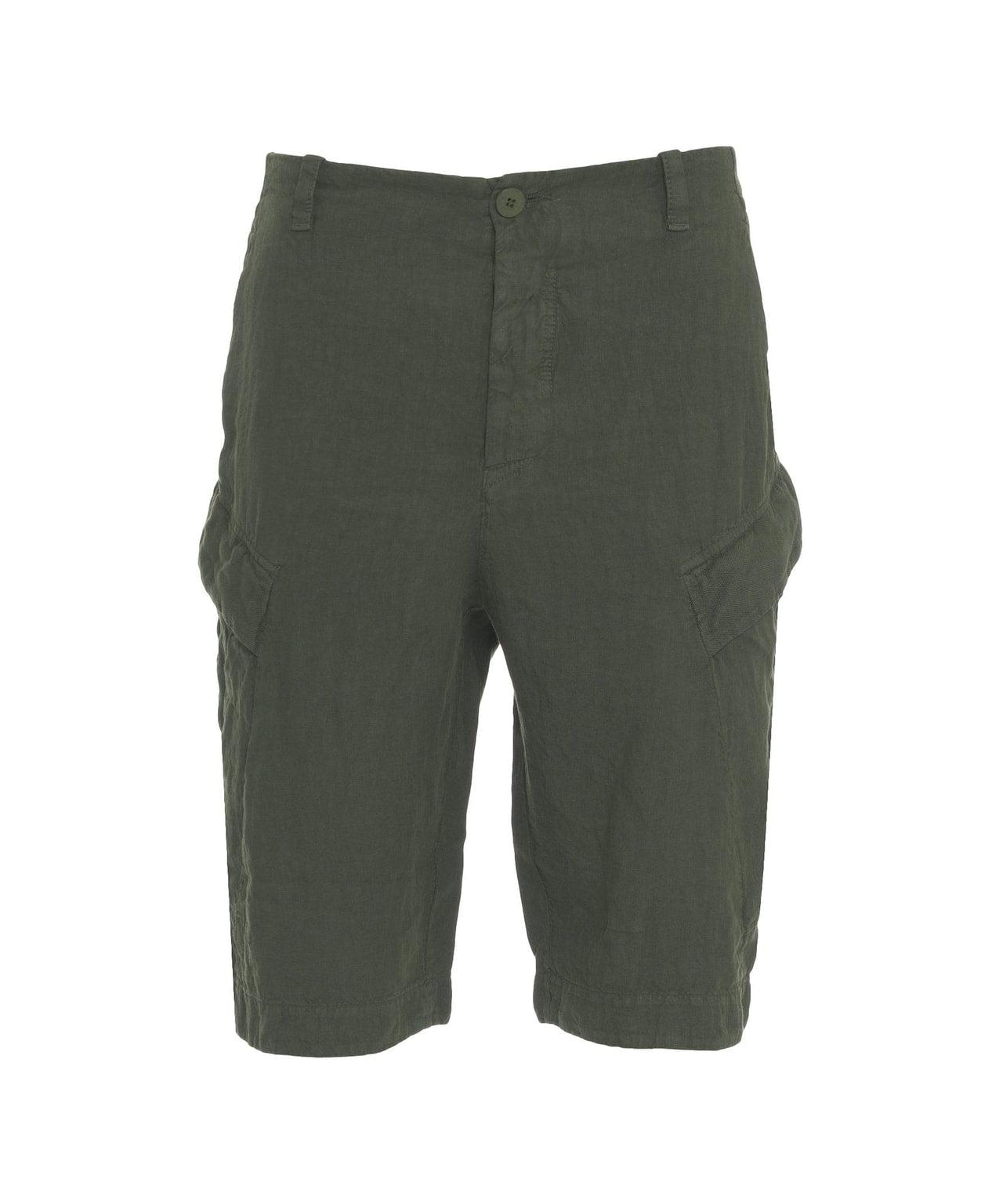 Cargo shorts in linen Product Image