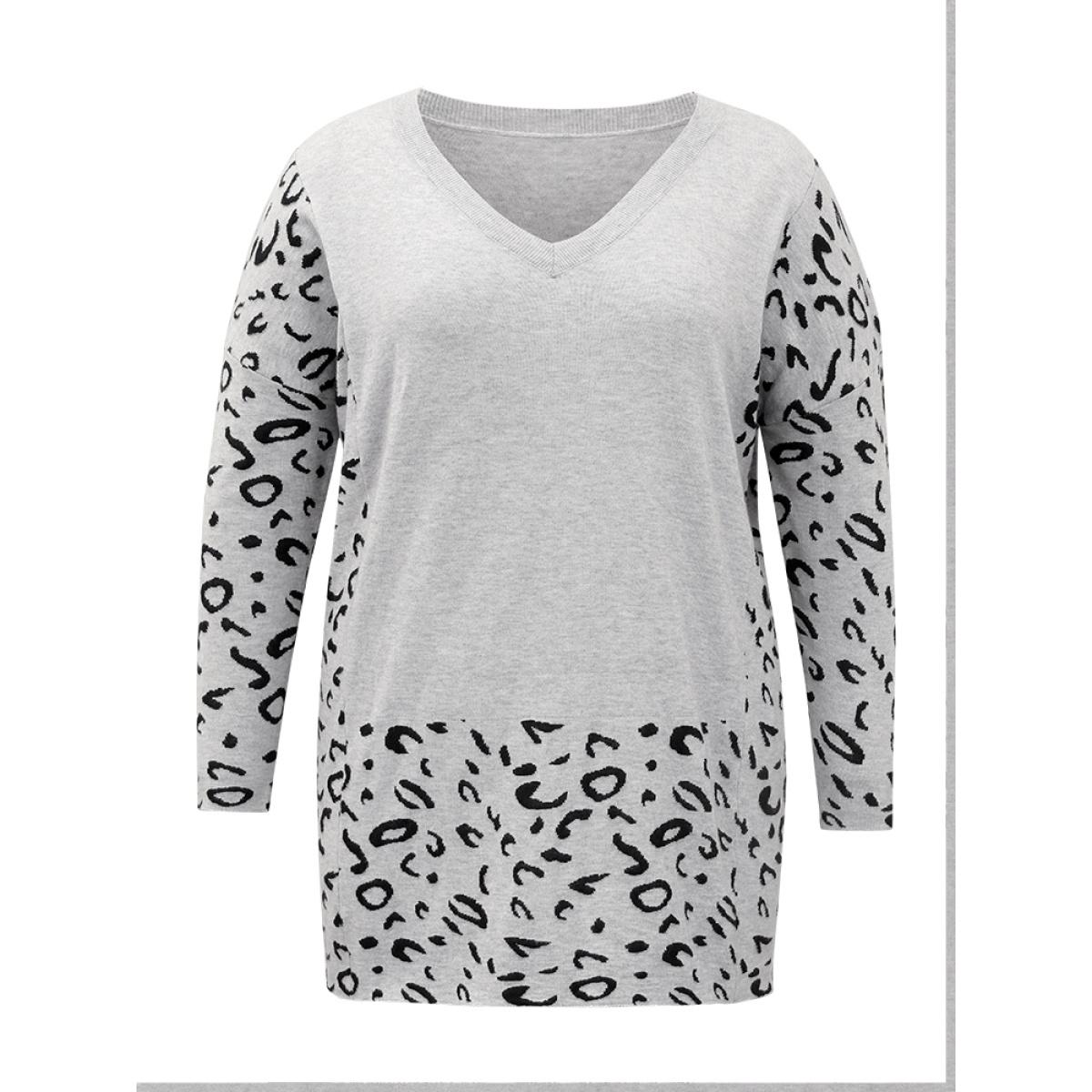 Plus Size Patchwork Leopard Print V Neck Pullover LightGray Women Casual Loose Long Sleeve V-neck Dailywear Pullovers BloomChic 26/4X Product Image