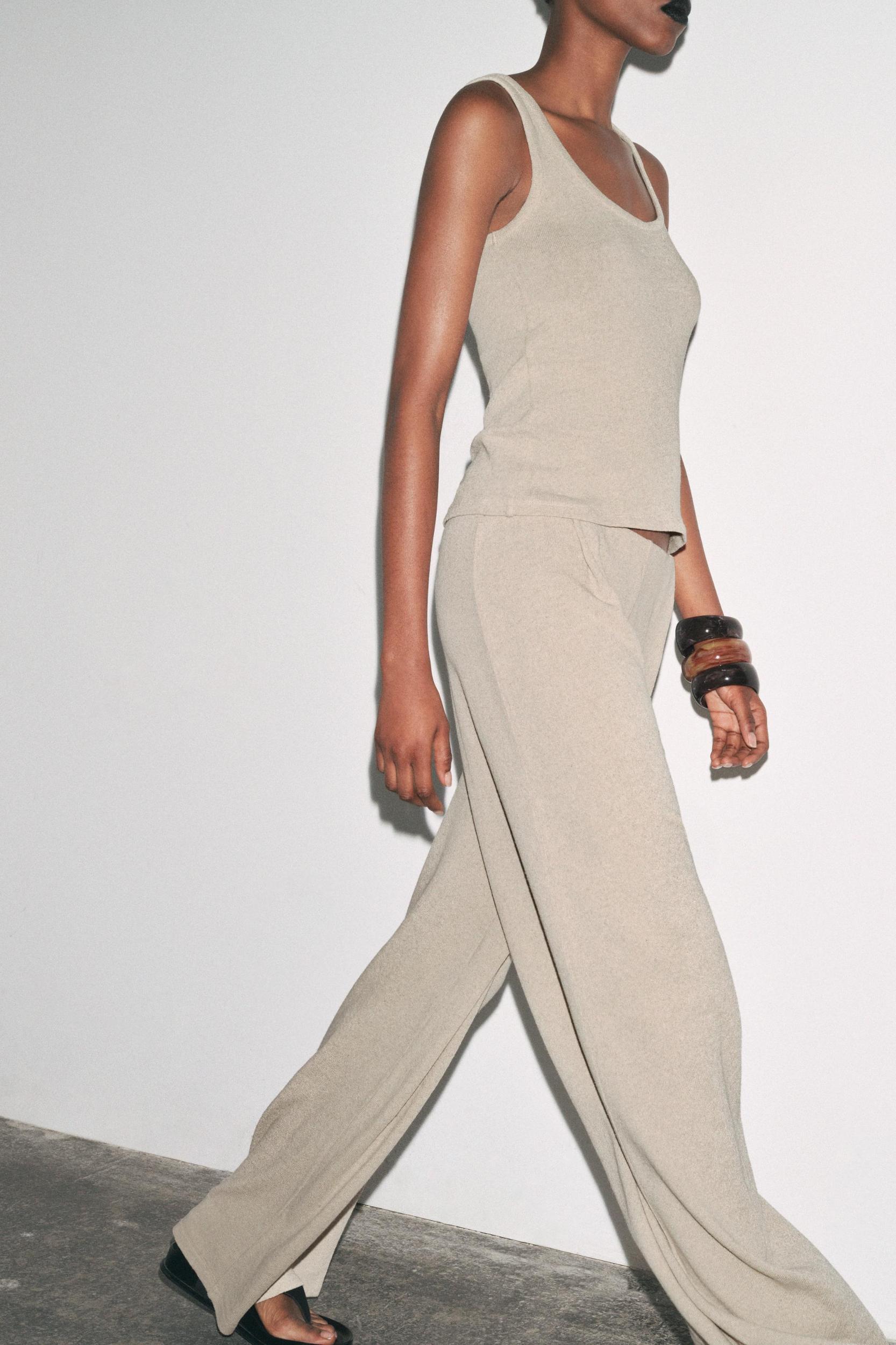 LINEN T-SHIRT Product Image