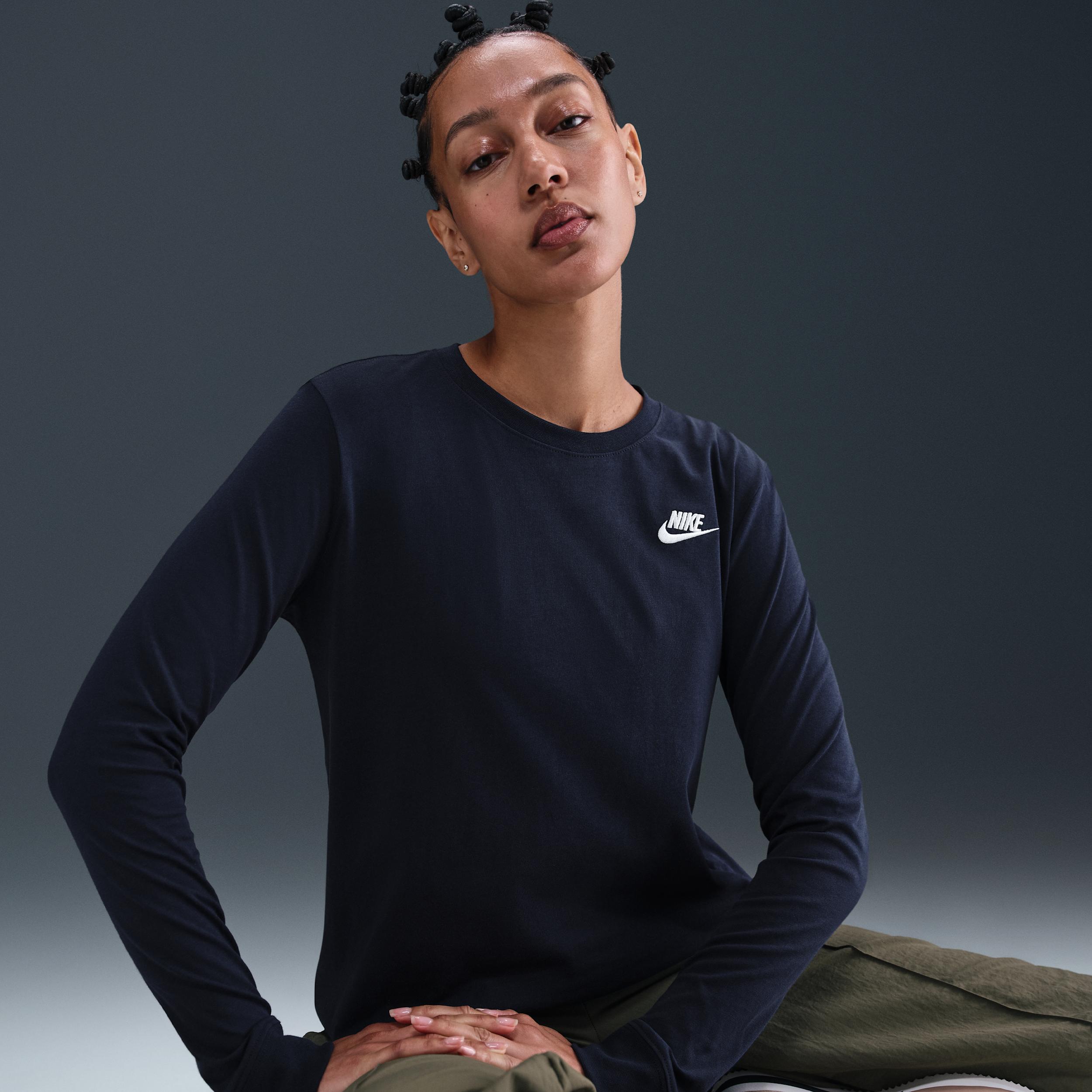 Nike Sportswear Club Women's Long-Sleeve T-Shirt Product Image