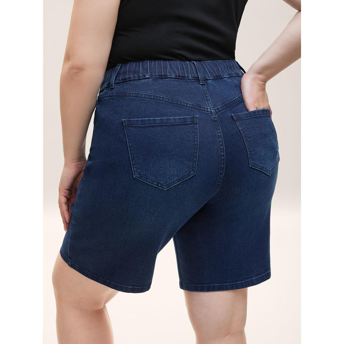 Plus Size Stretchy Waist Tie Straight-Leg Denim Shorts Women Denimindigo No stretch Casual Slanted pocket Leisure Denim Shorts BloomChic 12/L Product Image