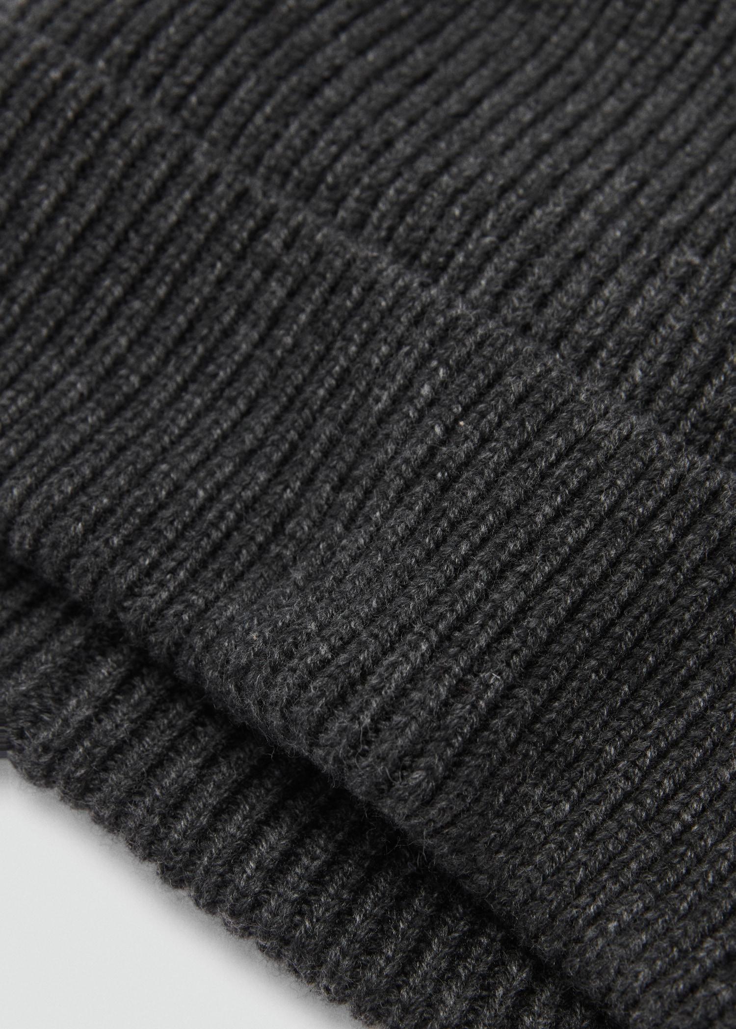 Wool and cashmere-blend ribbed hat - Men | MANGO USA Product Image