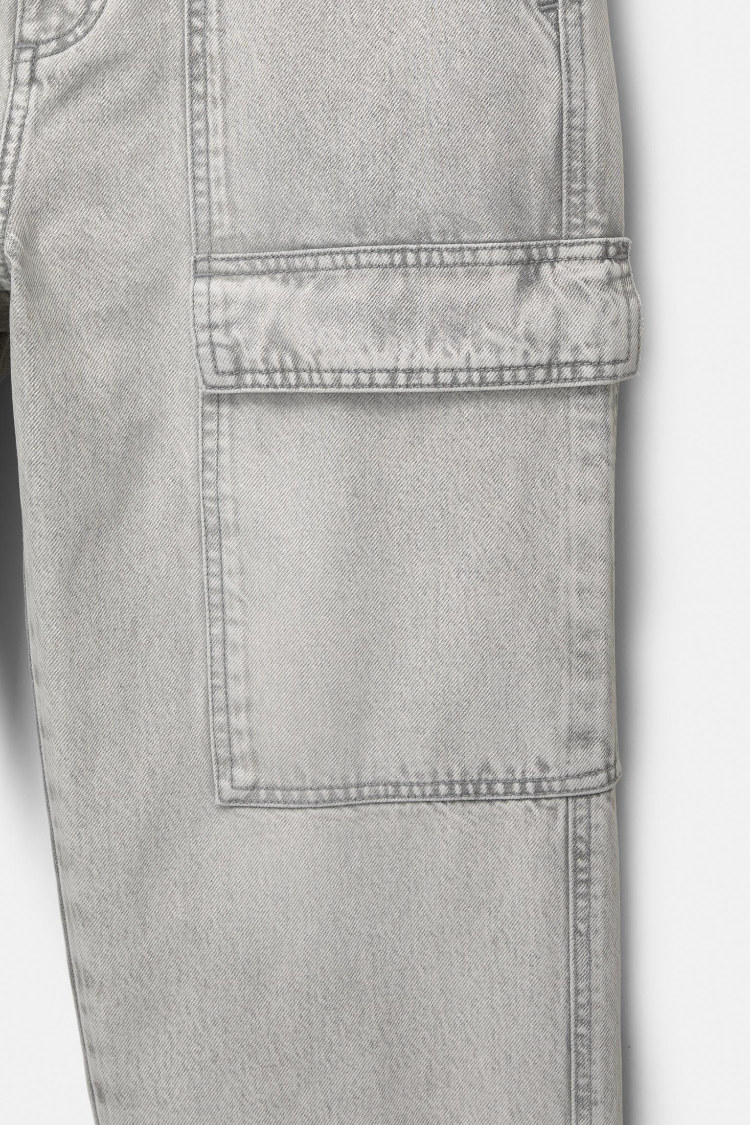 Baggy cargo jeans Product Image