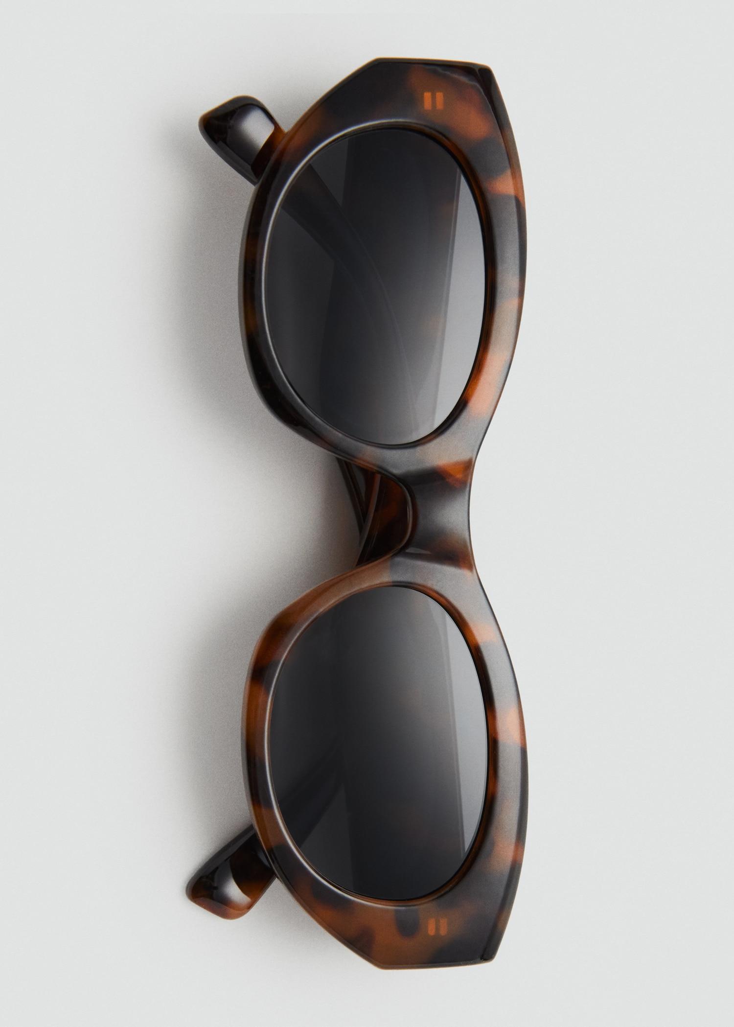 Resin frame sunglasses - Women | MANGO USA Product Image