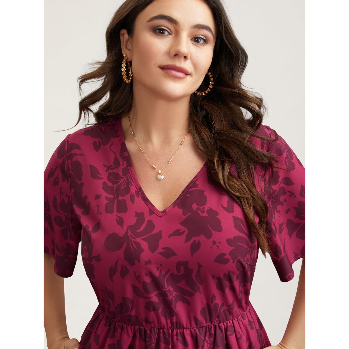 Plus Size Romantic Flower Print Pockets Midi Dress RedViolet Women Elegant Non V-neck Short sleeve Curvy BloomChic 14-16/1X Product Image