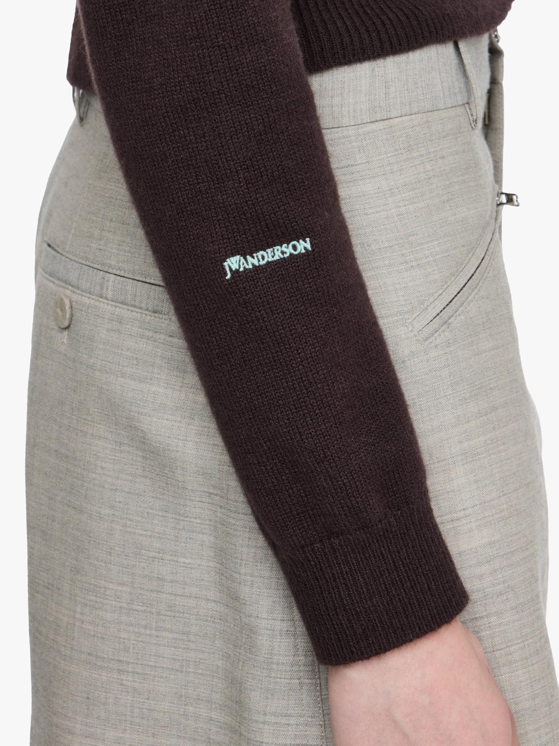 CONTRAST EMBROIDERY CARDIGAN Product Image