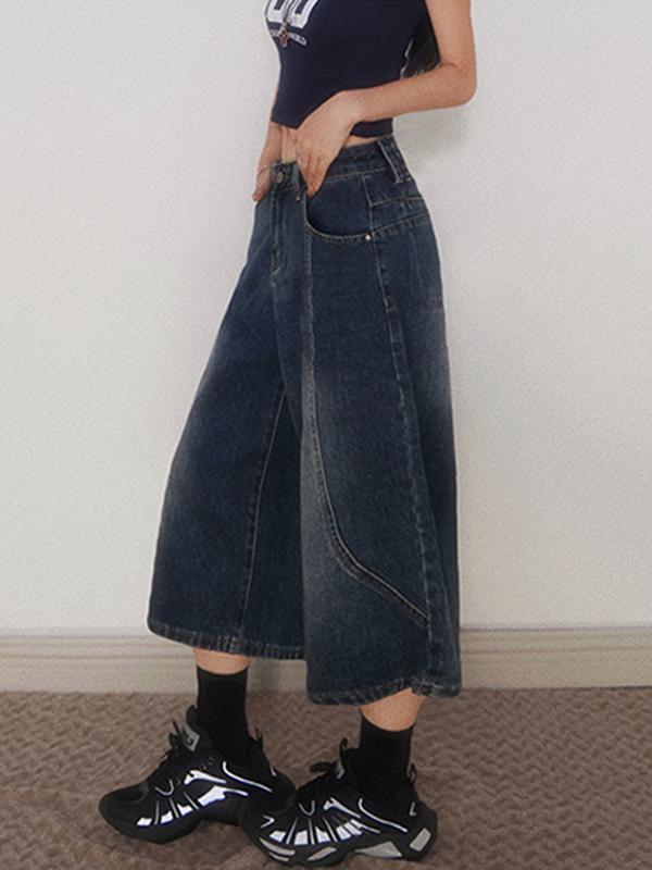 Retro Wide-Legged Denim Shorts Product Image