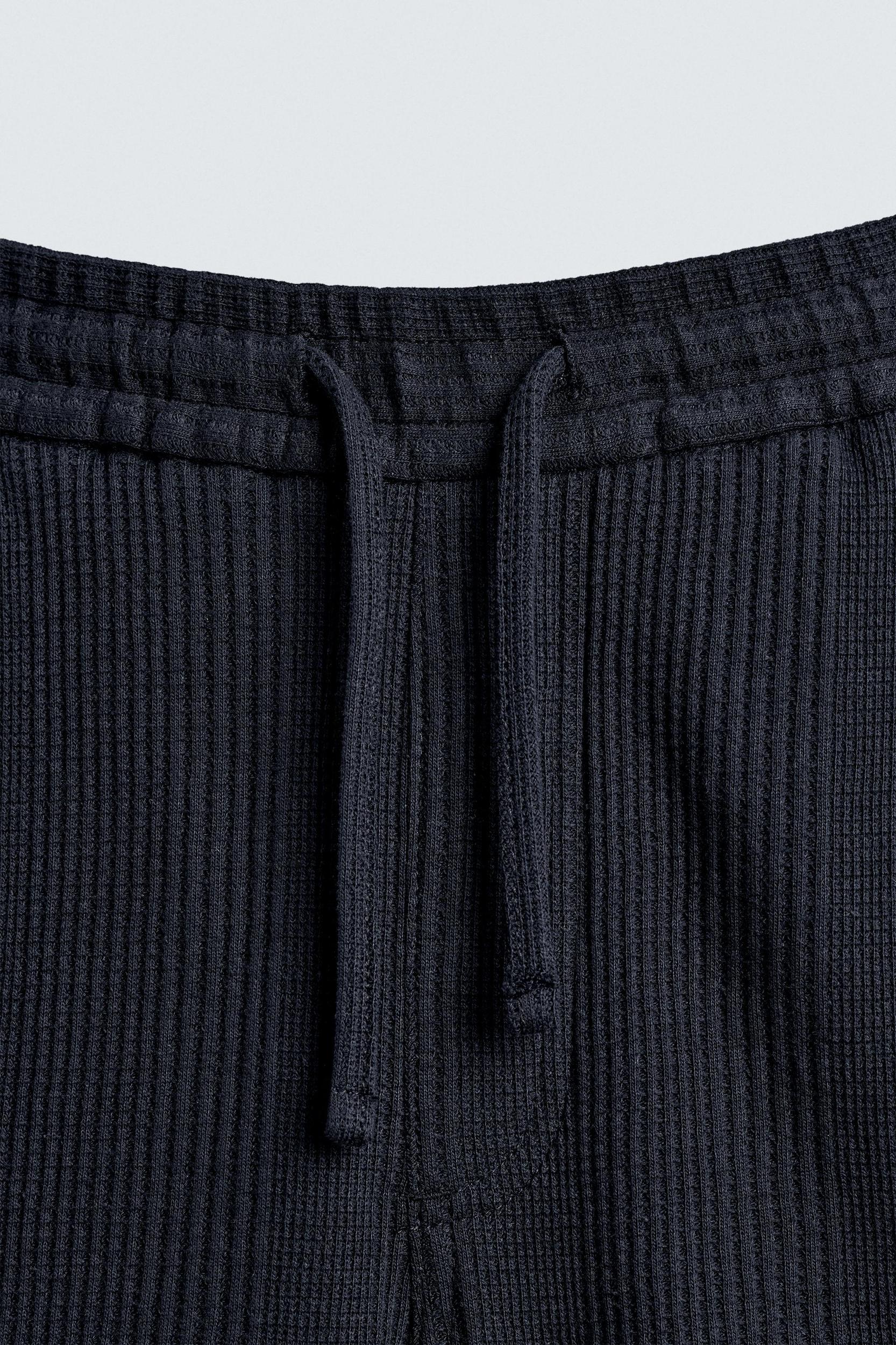 RELAXED FIT STRUCTURED SHORTS Product Image