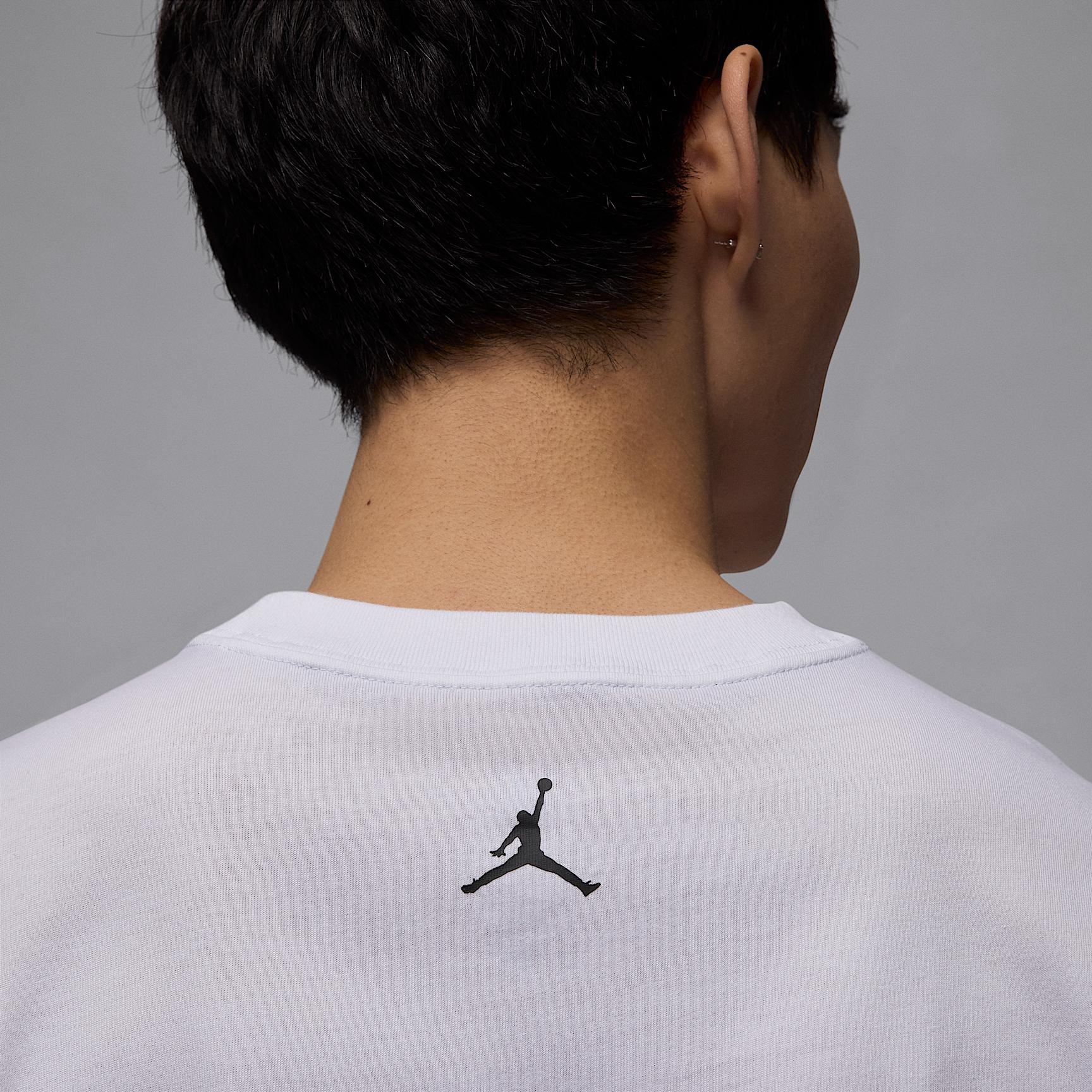 Mens Jordan Sport Dri-FIT Graphic T-Shirt | HQ8966-100 Product Image