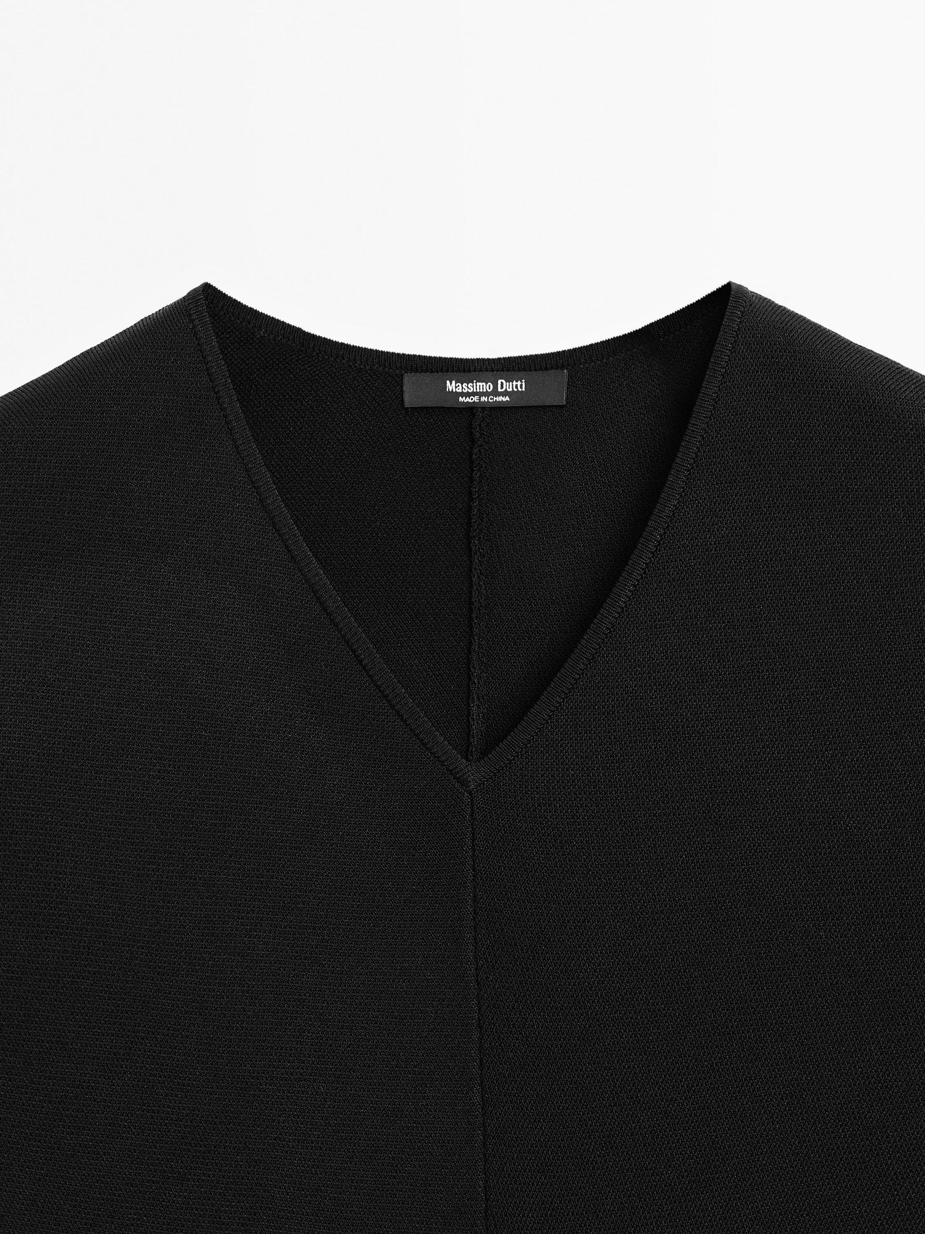 V-neck knit top Product Image