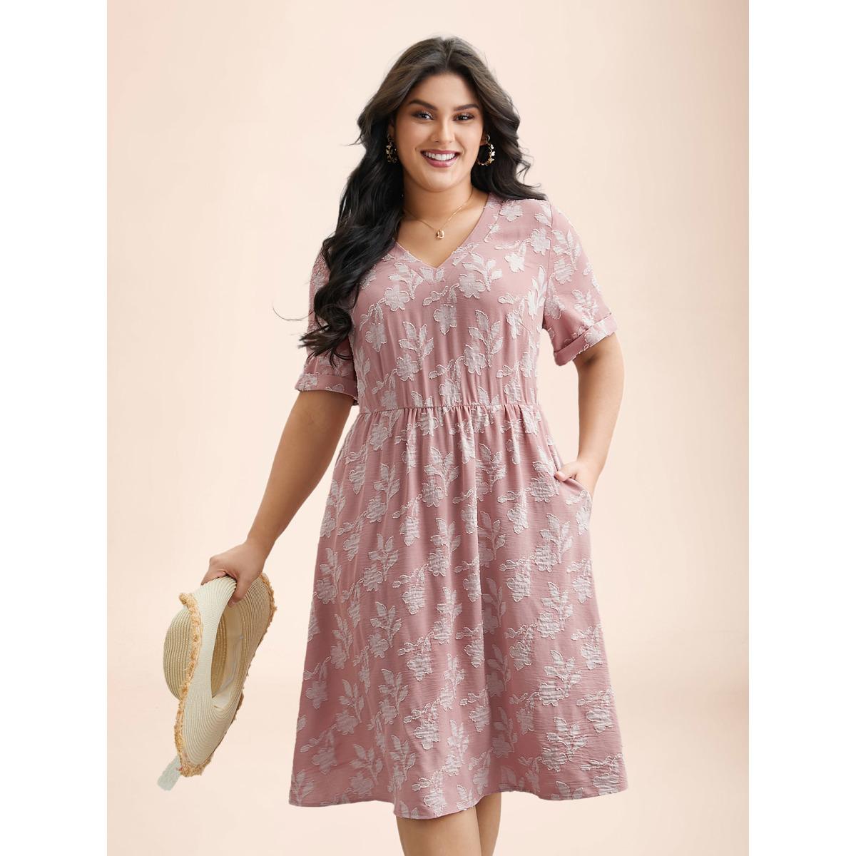 Plus Size V-Neck Floral Textured Pockets Dress Crepe Women Elegant Texture V-neck Short sleeve Curvy BloomChic 10/M Product Image