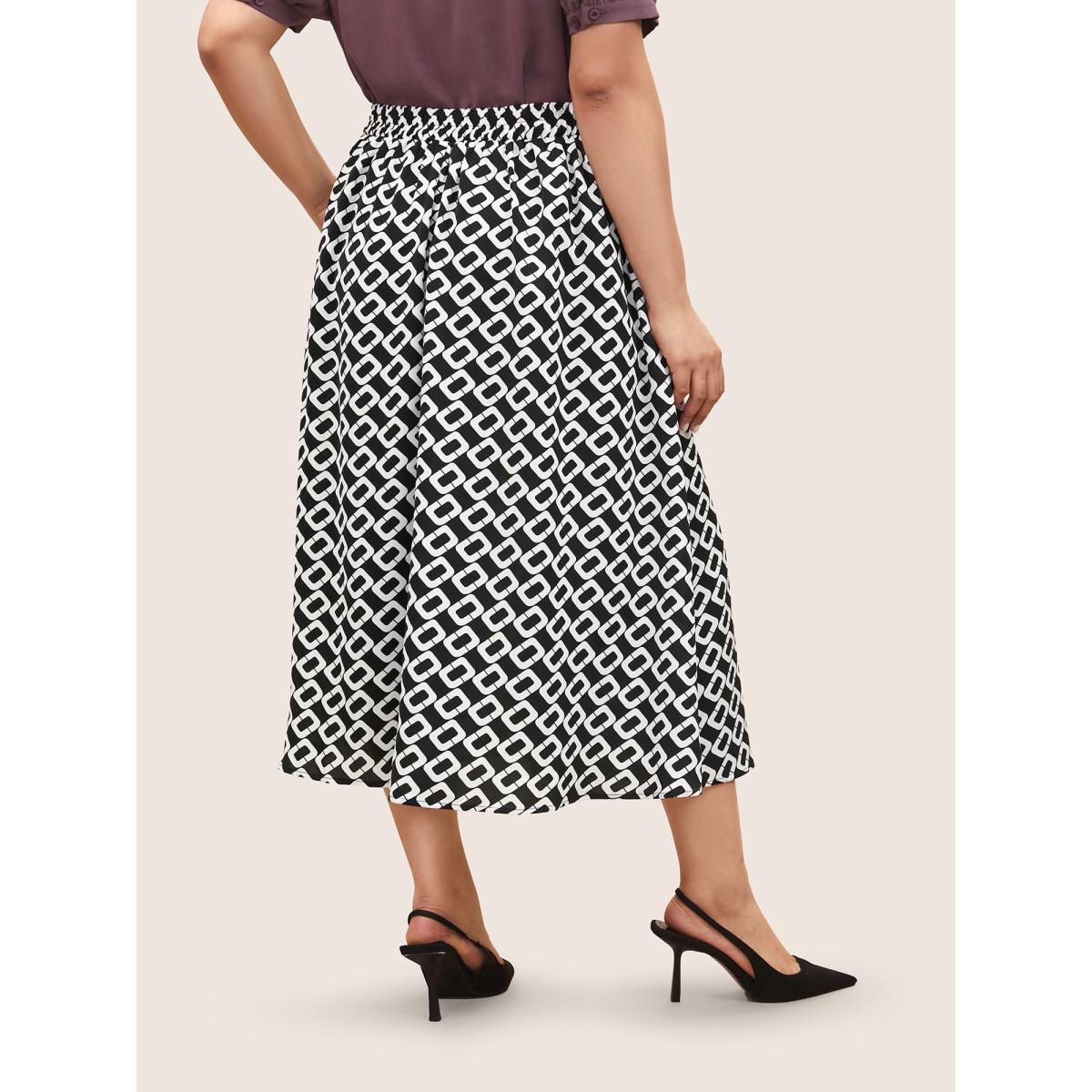 Plus Size Geometric Metal Detail Pocket Skirt Women Black At the Office Pleated No stretch Slanted pocket Work Skirts BloomChic 22-24/3X Product Image