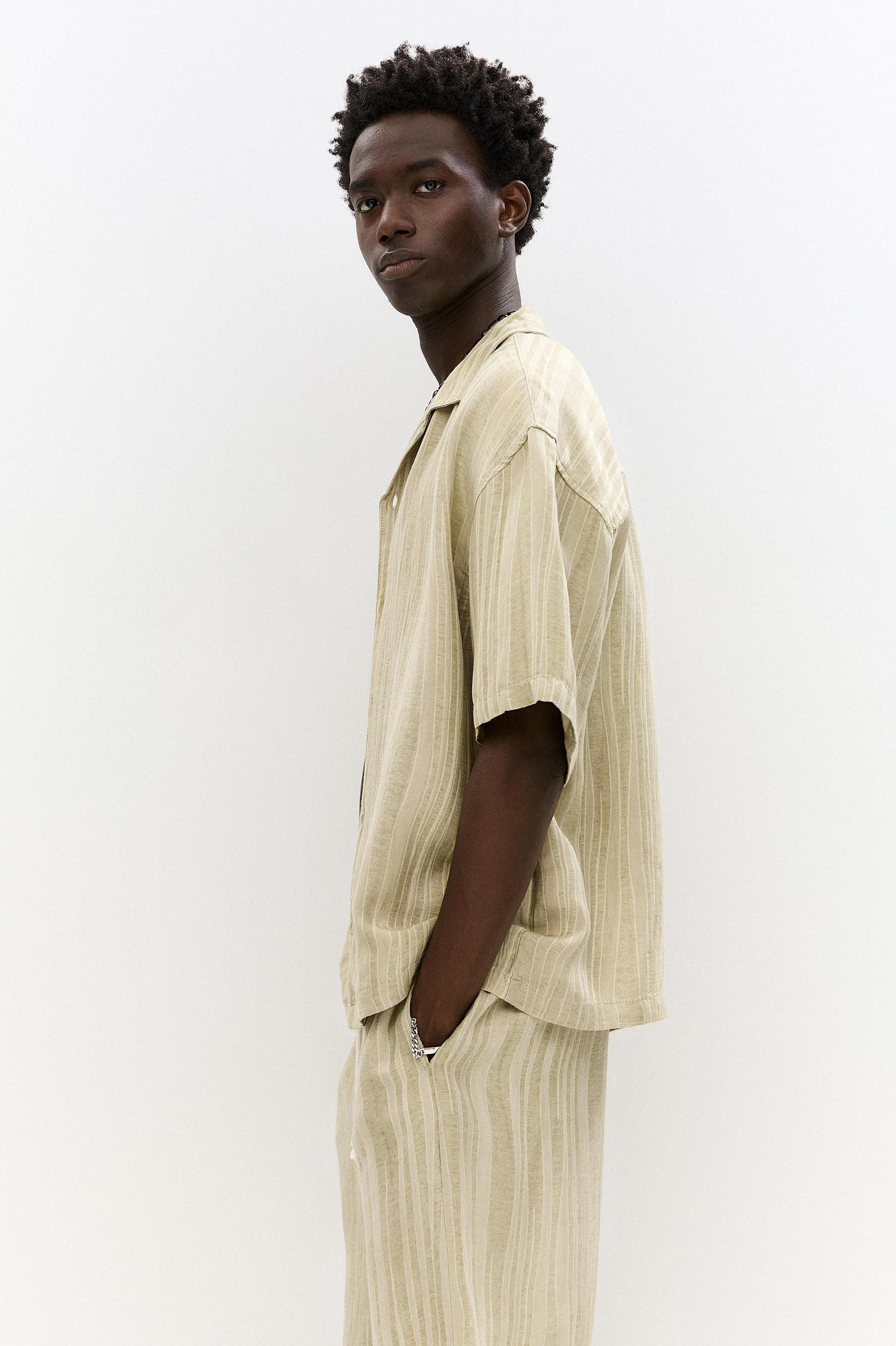 Striped short sleeve shirt Product Image