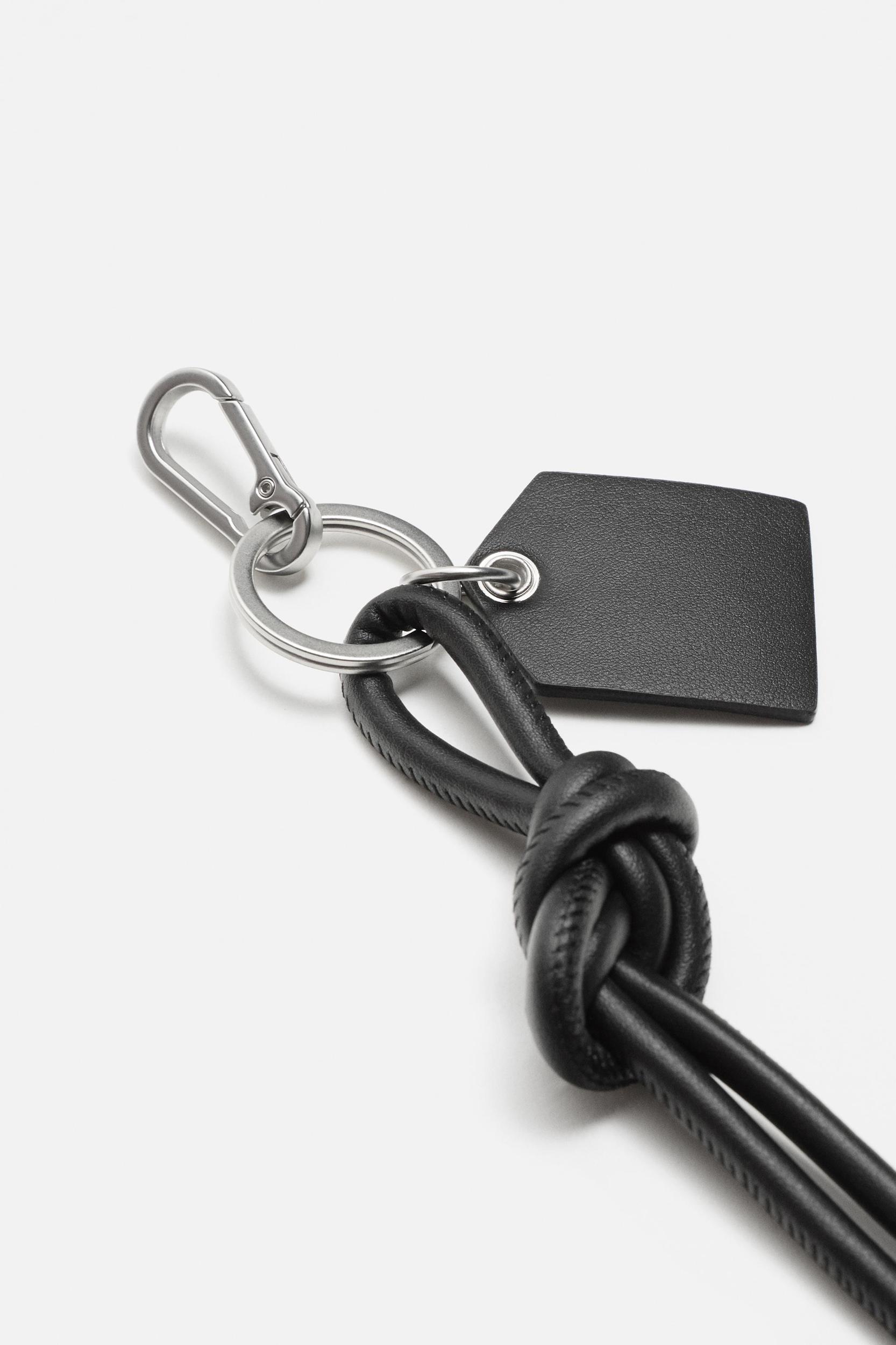KNOT KEYCHAIN Product Image