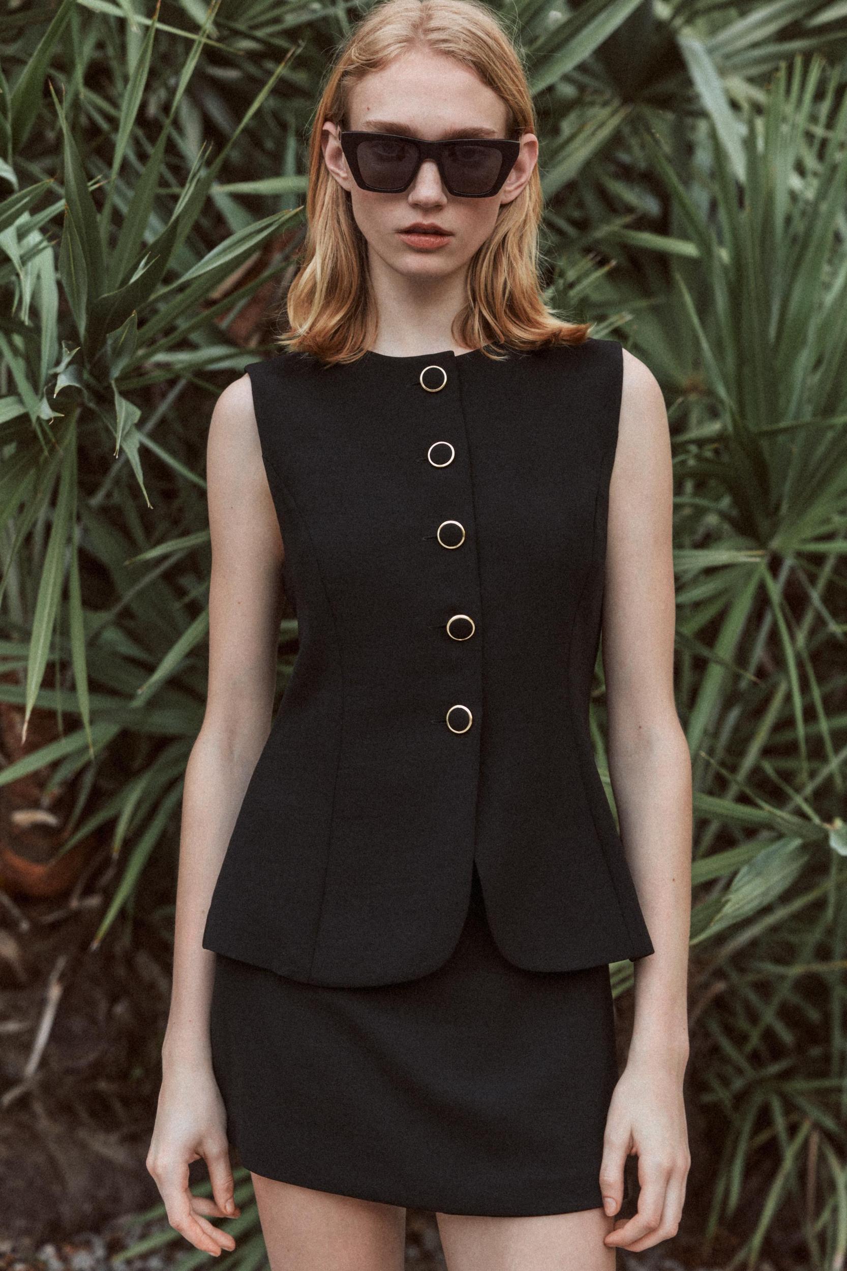 SHORT VEST JUMPSUIT Product Image