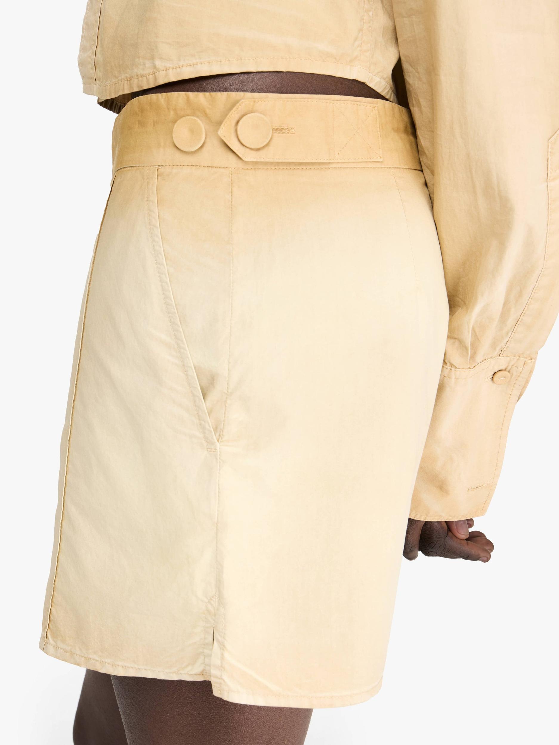 GARMENT DYED SHORTS Product Image