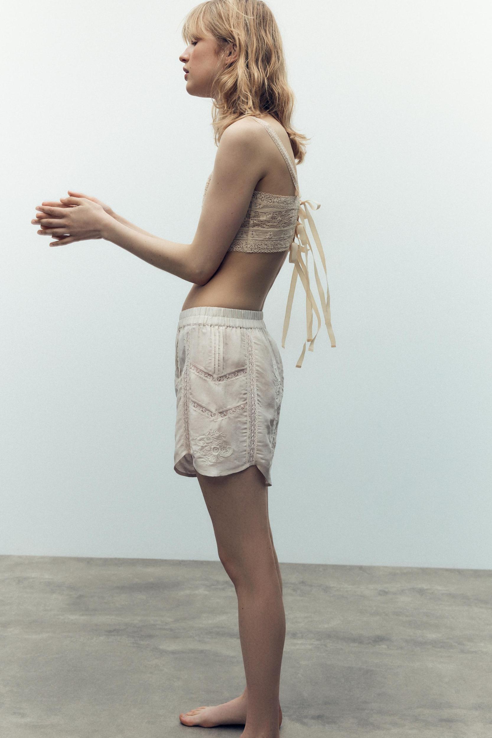 EMBROIDERED LACE SHORTS Product Image