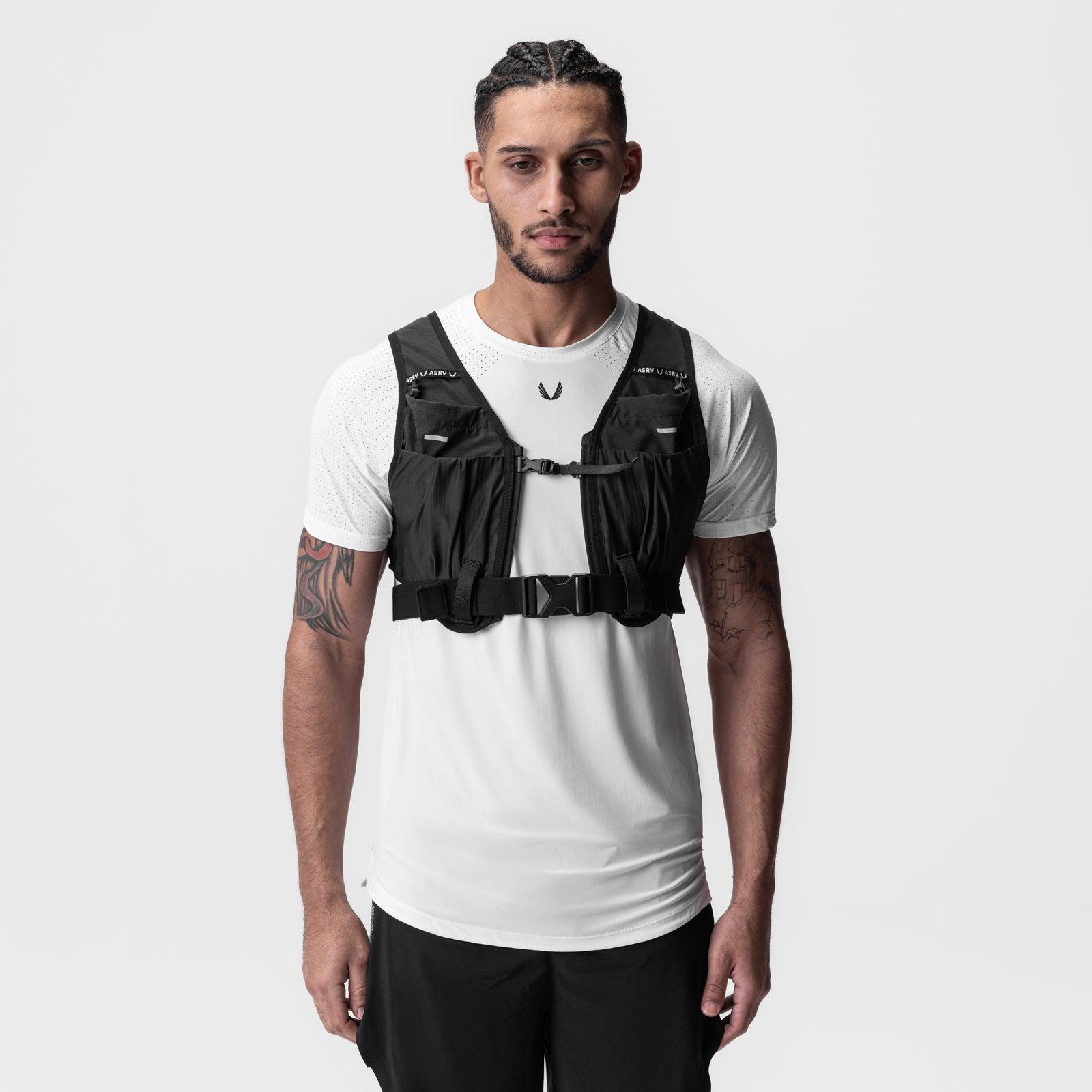 0899. 2-in-1 Packable Run Vest - Black Product Image