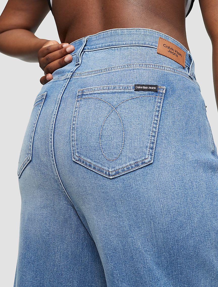 Plus Size Wide Leg Fit High Rise Ankle Jeans Product Image